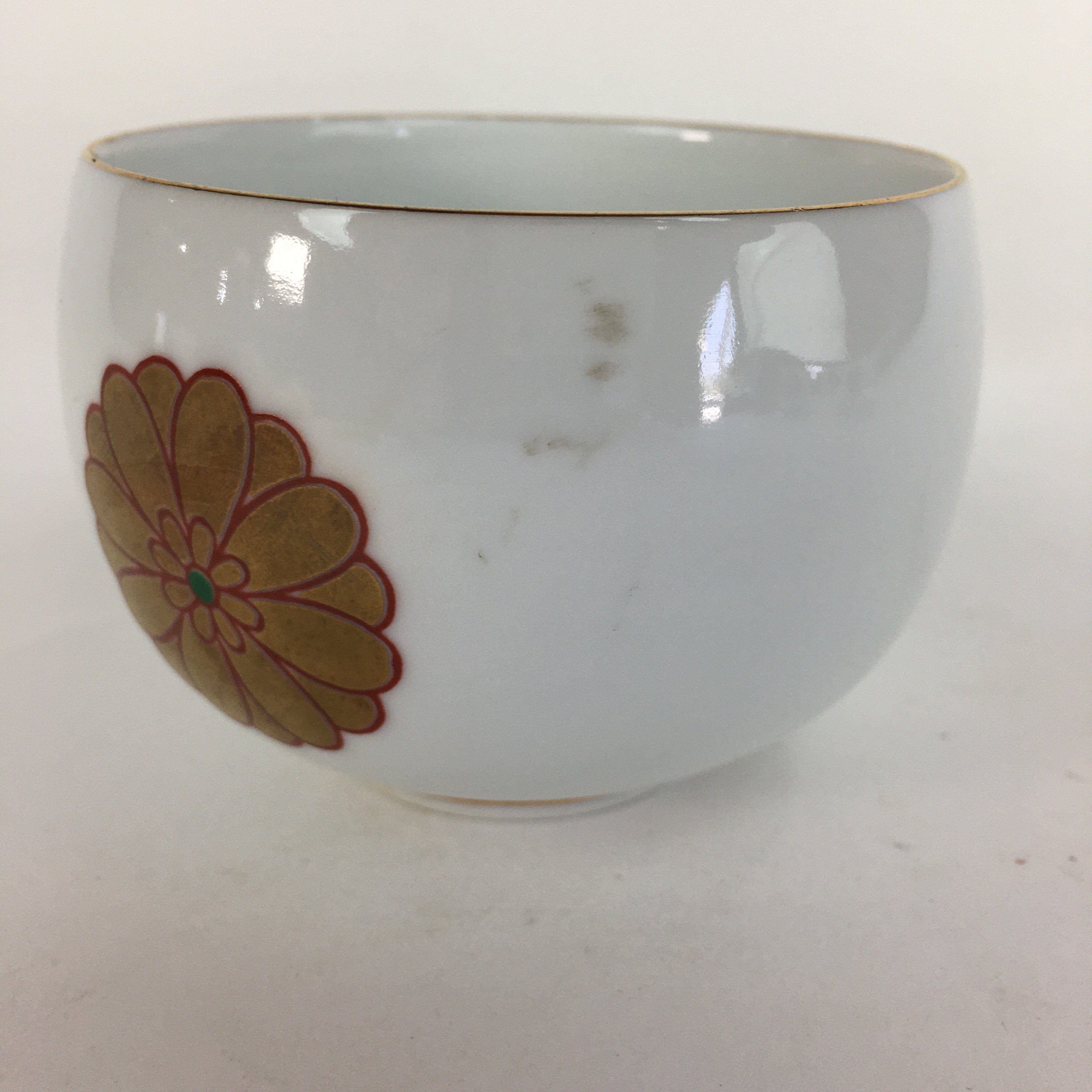 Japanese Porcelain Teacup Yunomi Vtg Chrysanthemum White Sencha TC203