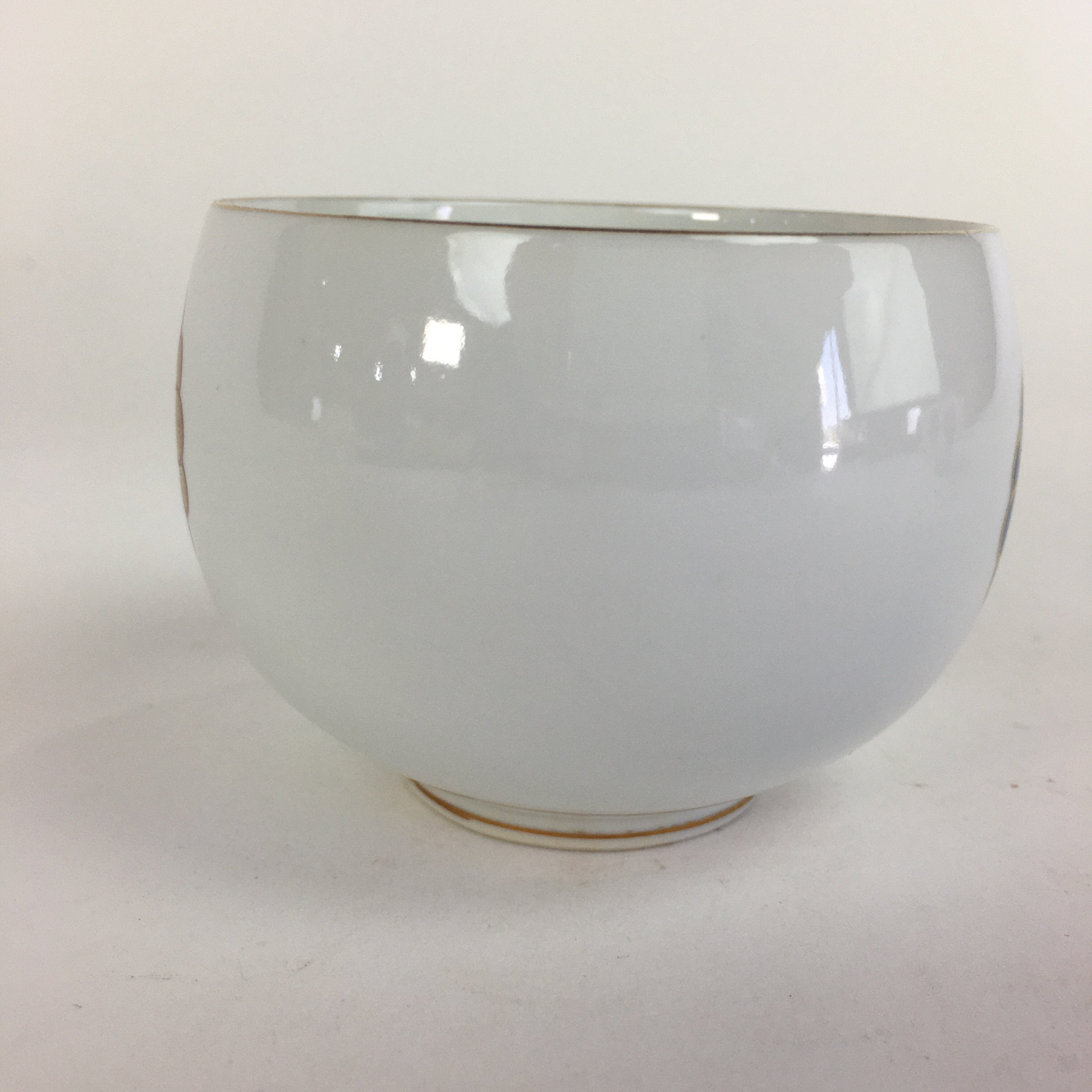 Japanese Porcelain Teacup Yunomi Vtg Chrysanthemum White Sencha TC206