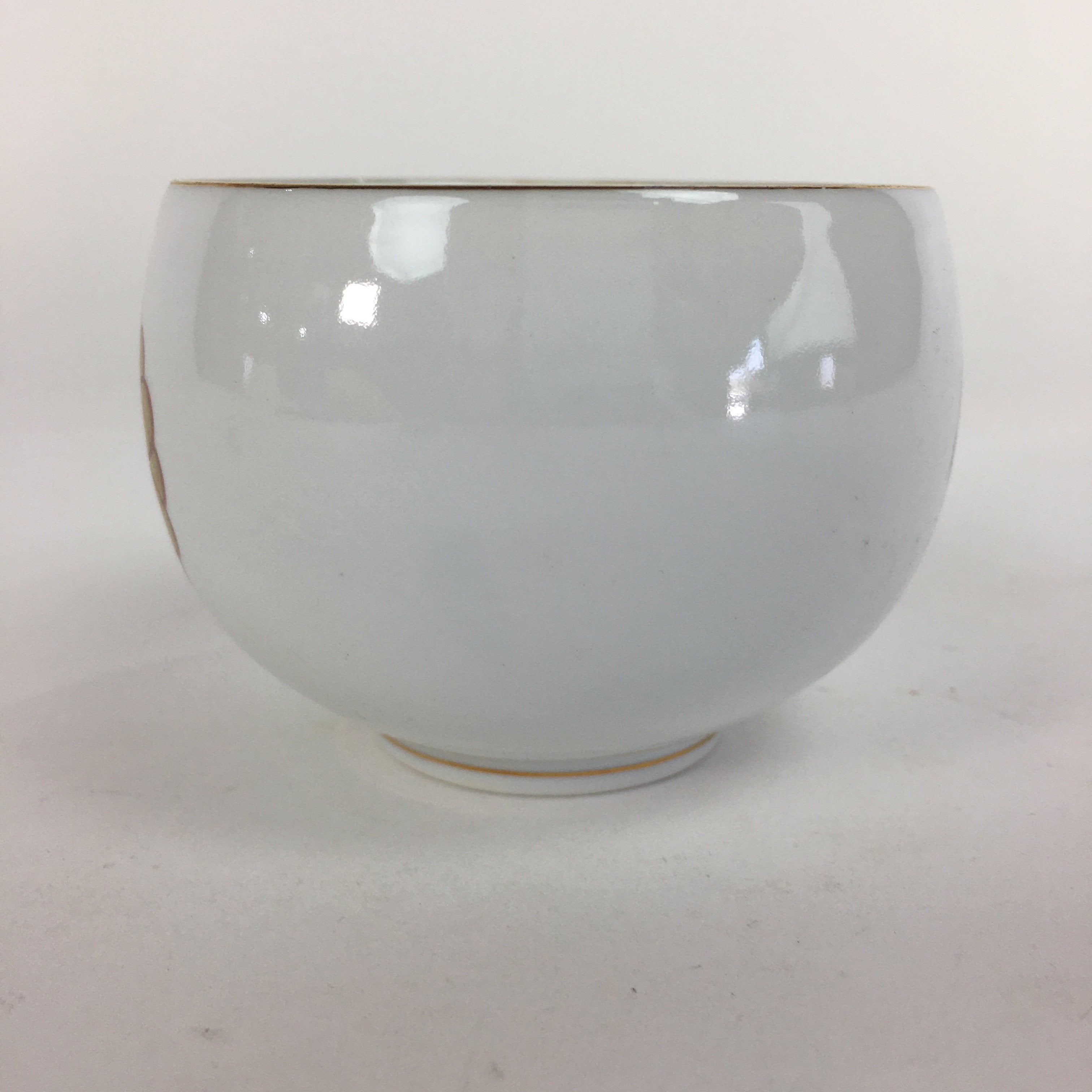 Japanese Porcelain Teacup Yunomi Vtg Chrysanthemum White Sencha TC209