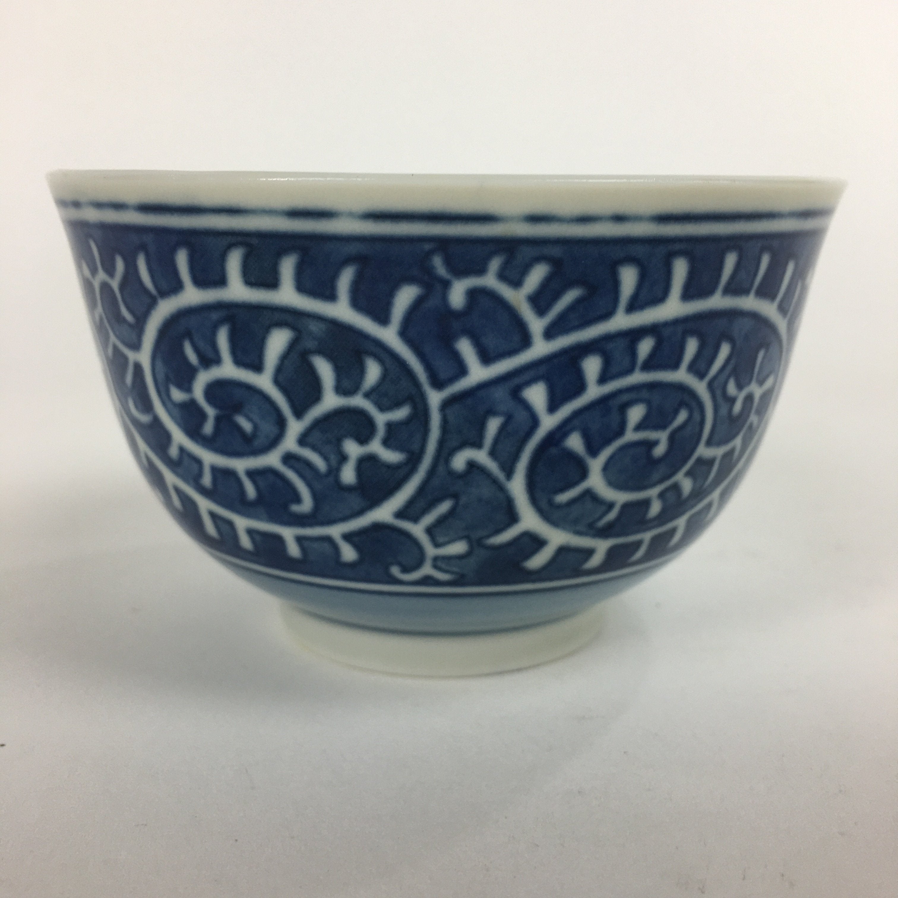 Japanese Porcelain Teacup Yunomi Vtg White Blue Karakusa pattern Sencha TC186