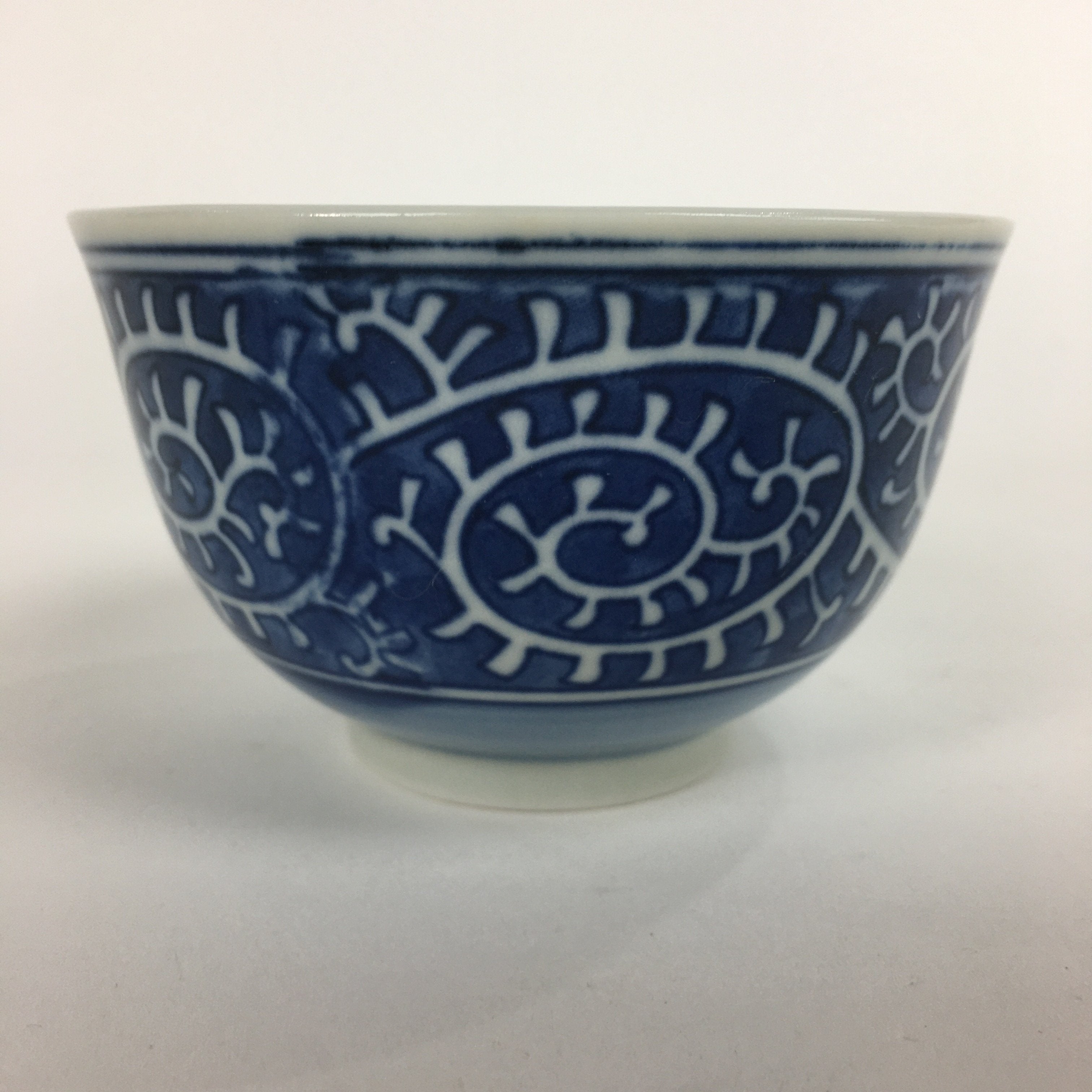 Japanese Porcelain Teacup Yunomi Vtg White Blue Karakusa pattern Sencha TC187