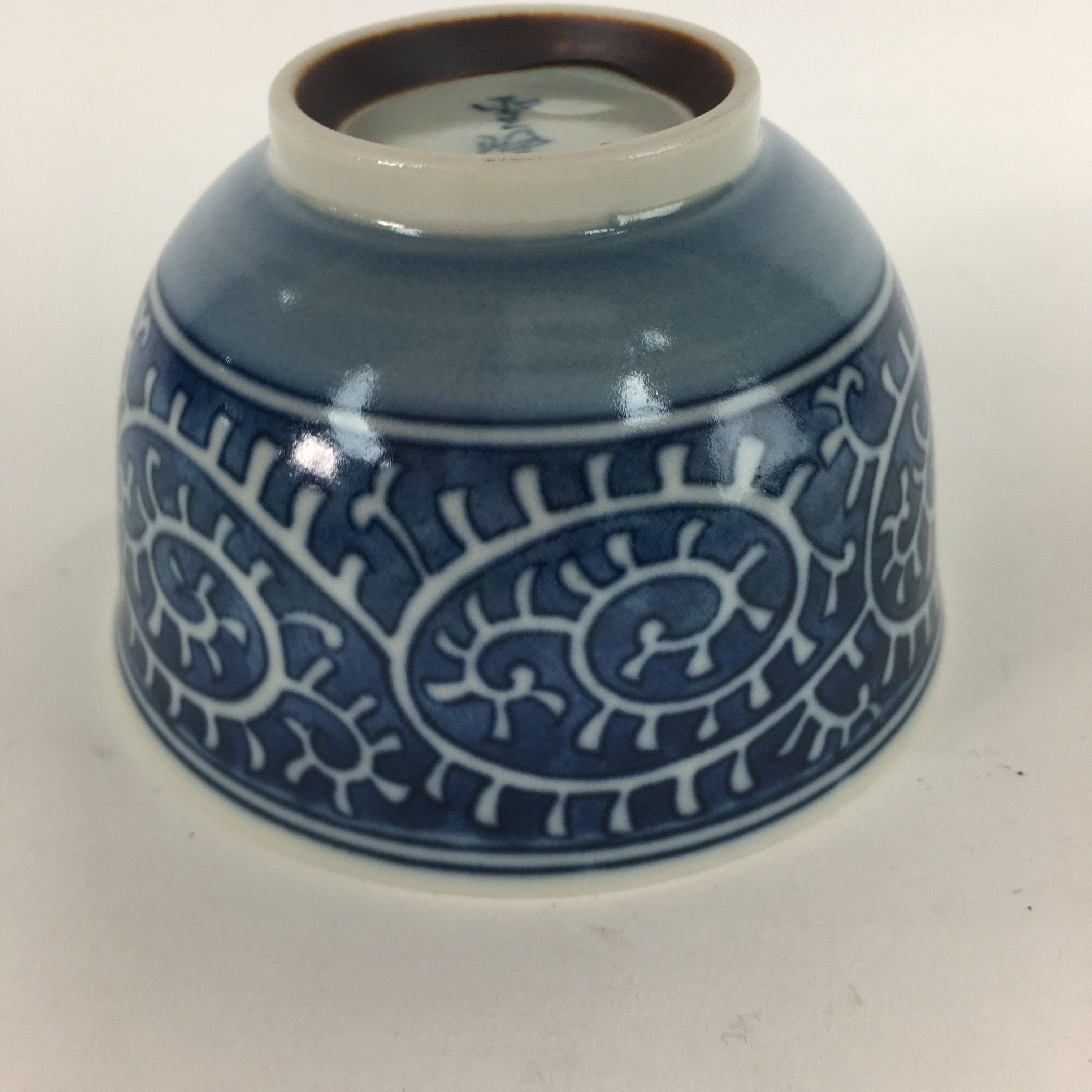 Japanese Porcelain Teacup Yunomi Vtg White Blue Karakusa pattern Sencha TC187