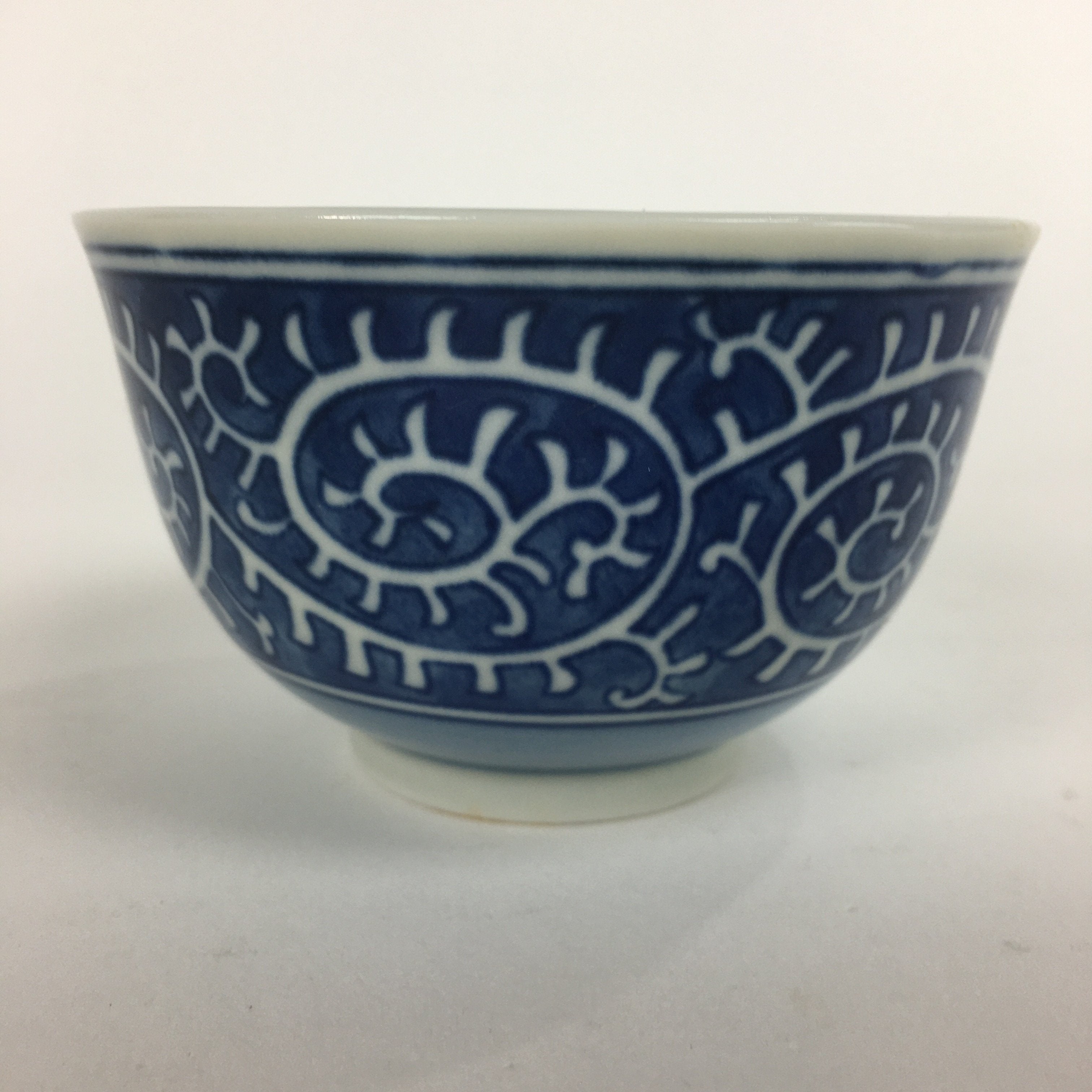 Japanese Porcelain Teacup Yunomi Vtg White Blue Karakusa pattern Sencha TC188
