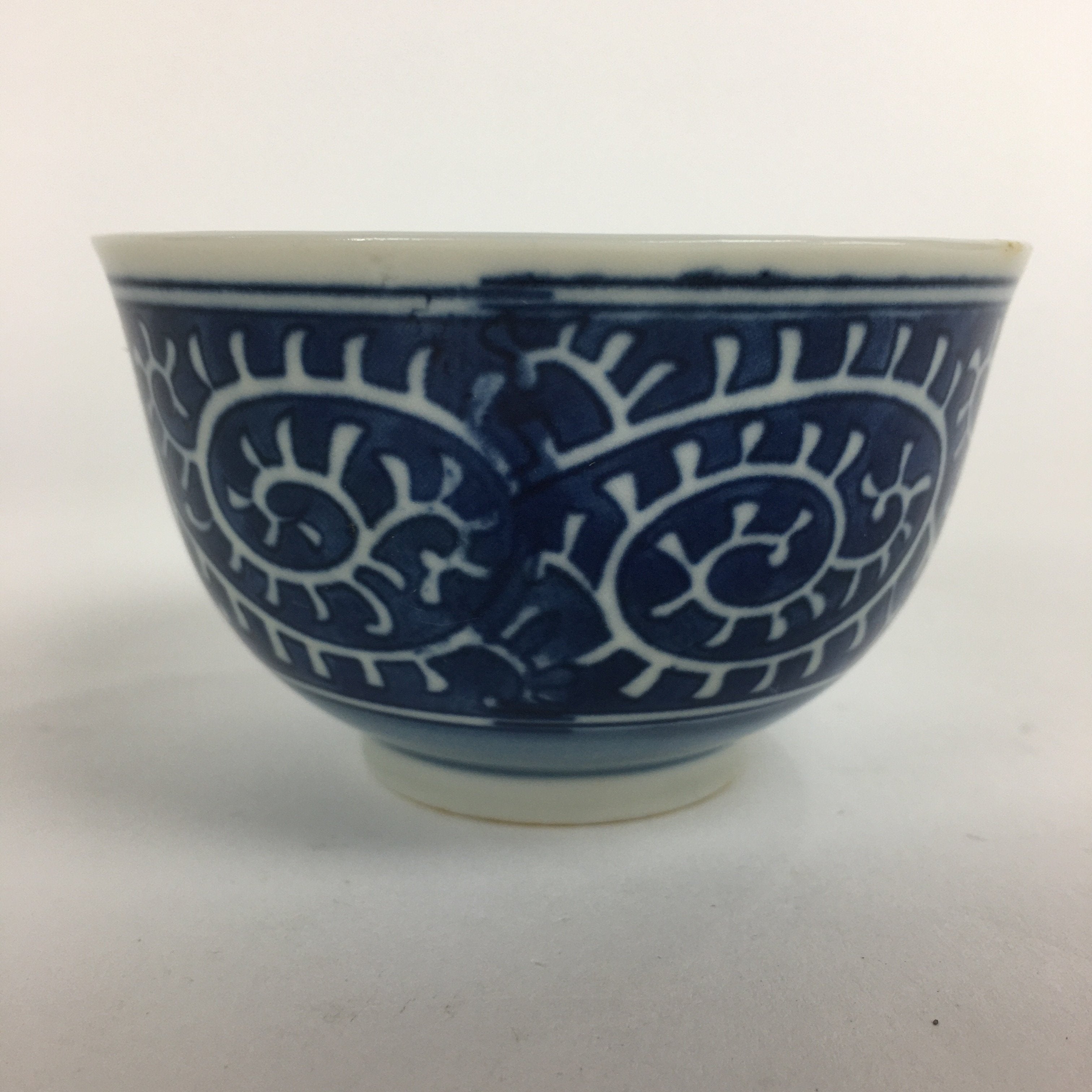 Japanese Porcelain Teacup Yunomi Vtg White Blue Karakusa pattern Sencha TC189