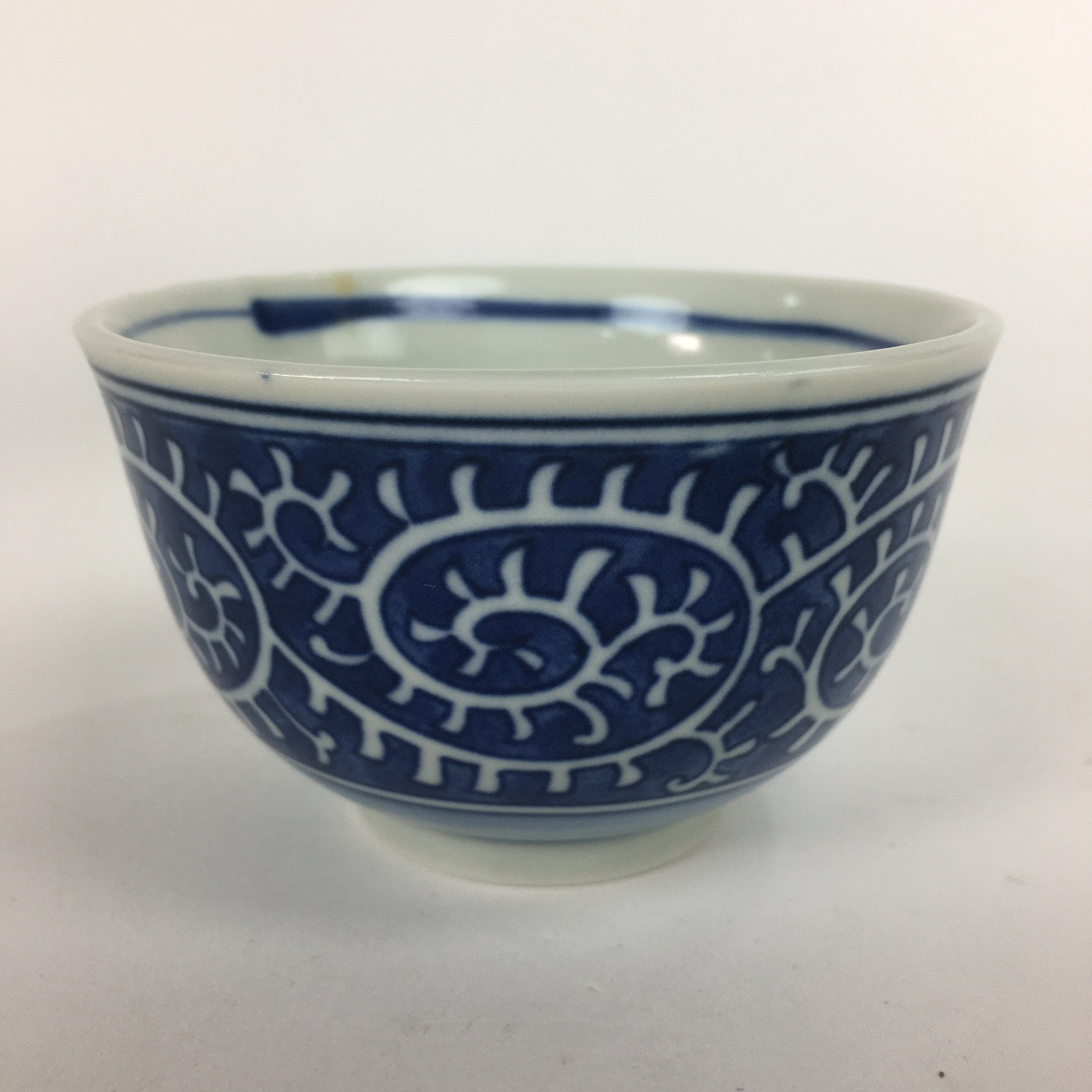 Japanese Porcelain Teacup Yunomi Vtg White Blue Karakusa pattern Sencha TC190