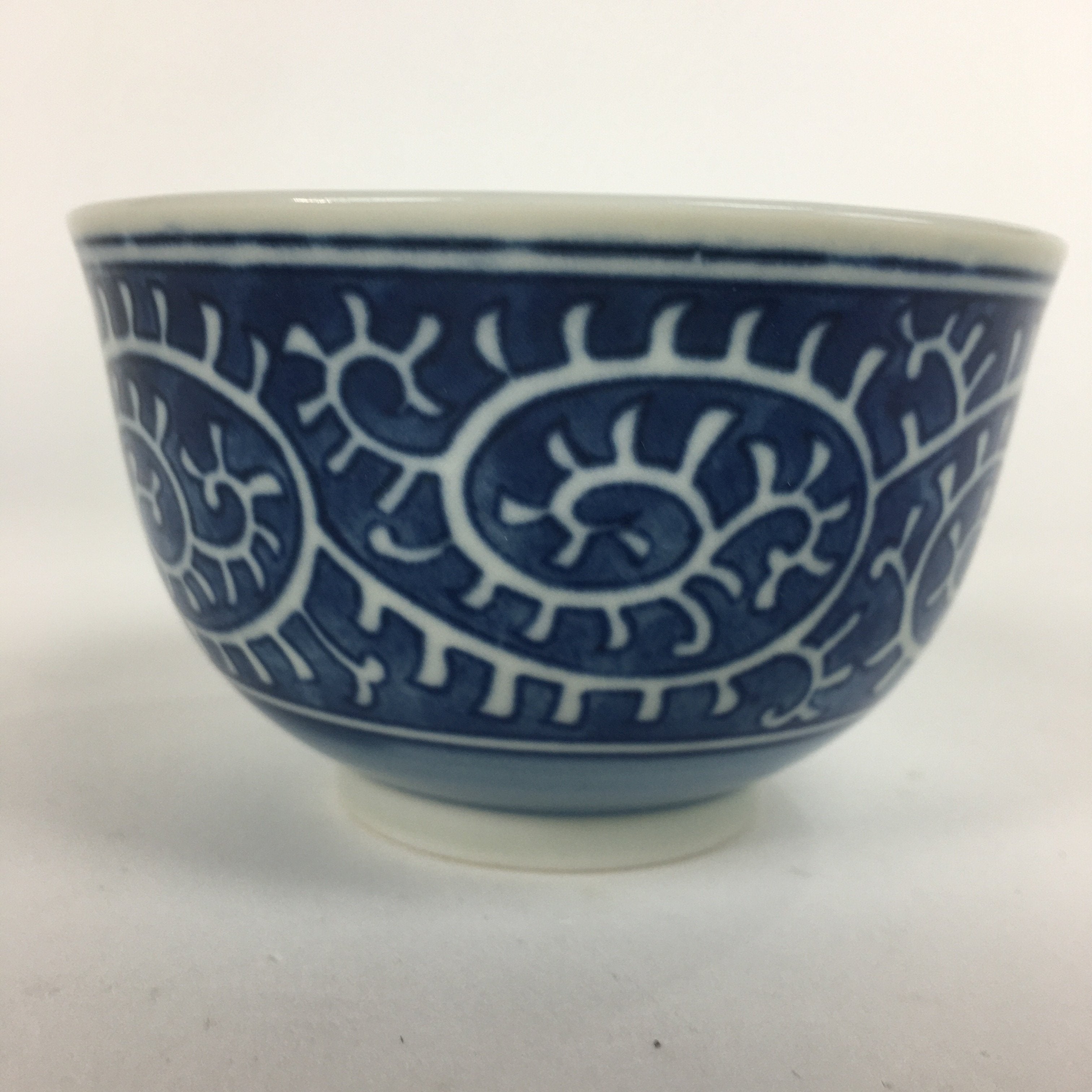 Japanese Porcelain Teacup Yunomi Vtg White Blue Karakusa pattern Sencha TC191