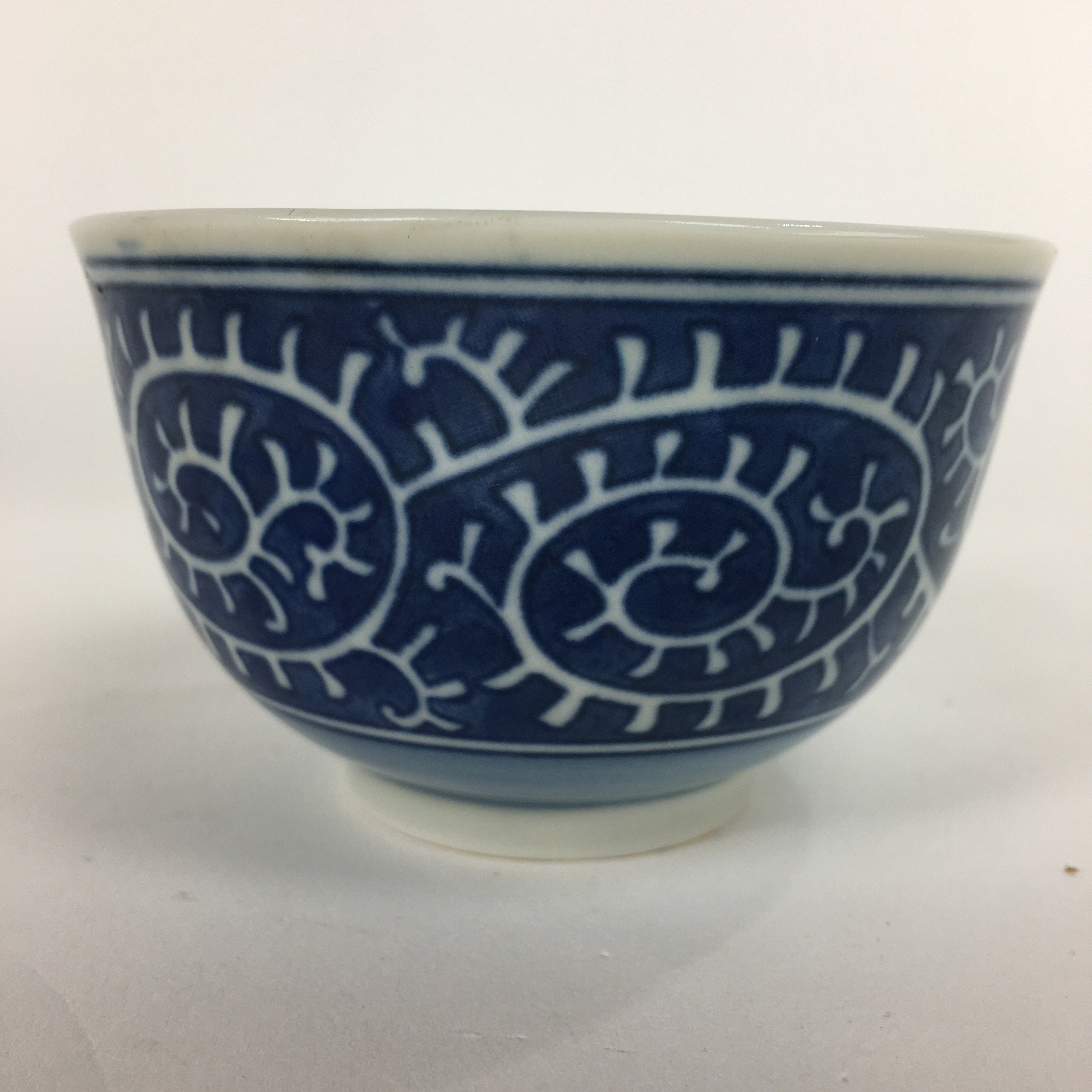 Japanese Porcelain Teacup Yunomi Vtg White Blue Karakusa pattern Sencha TC192