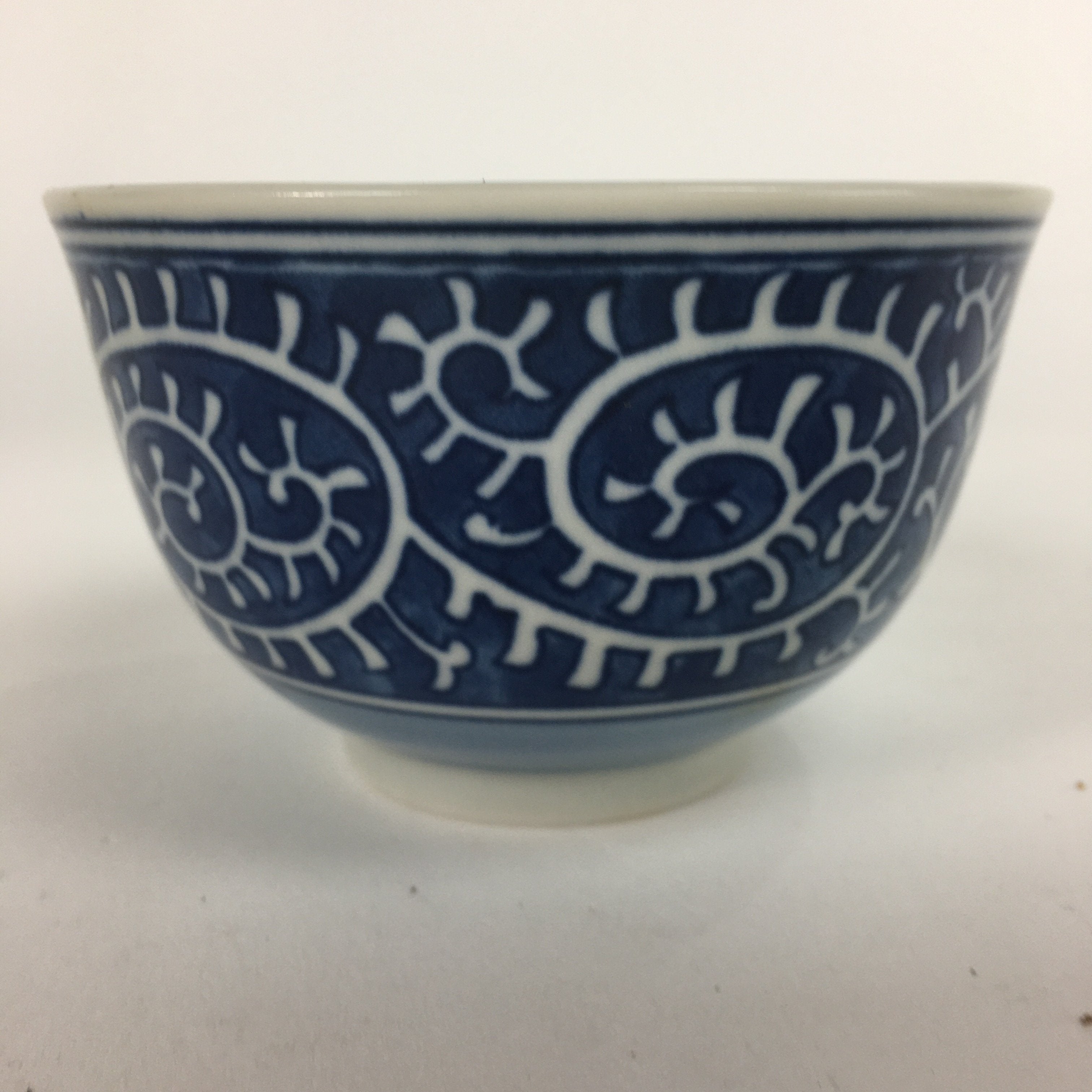 Japanese Porcelain Teacup Yunomi Vtg White Blue Karakusa pattern Sencha TC193