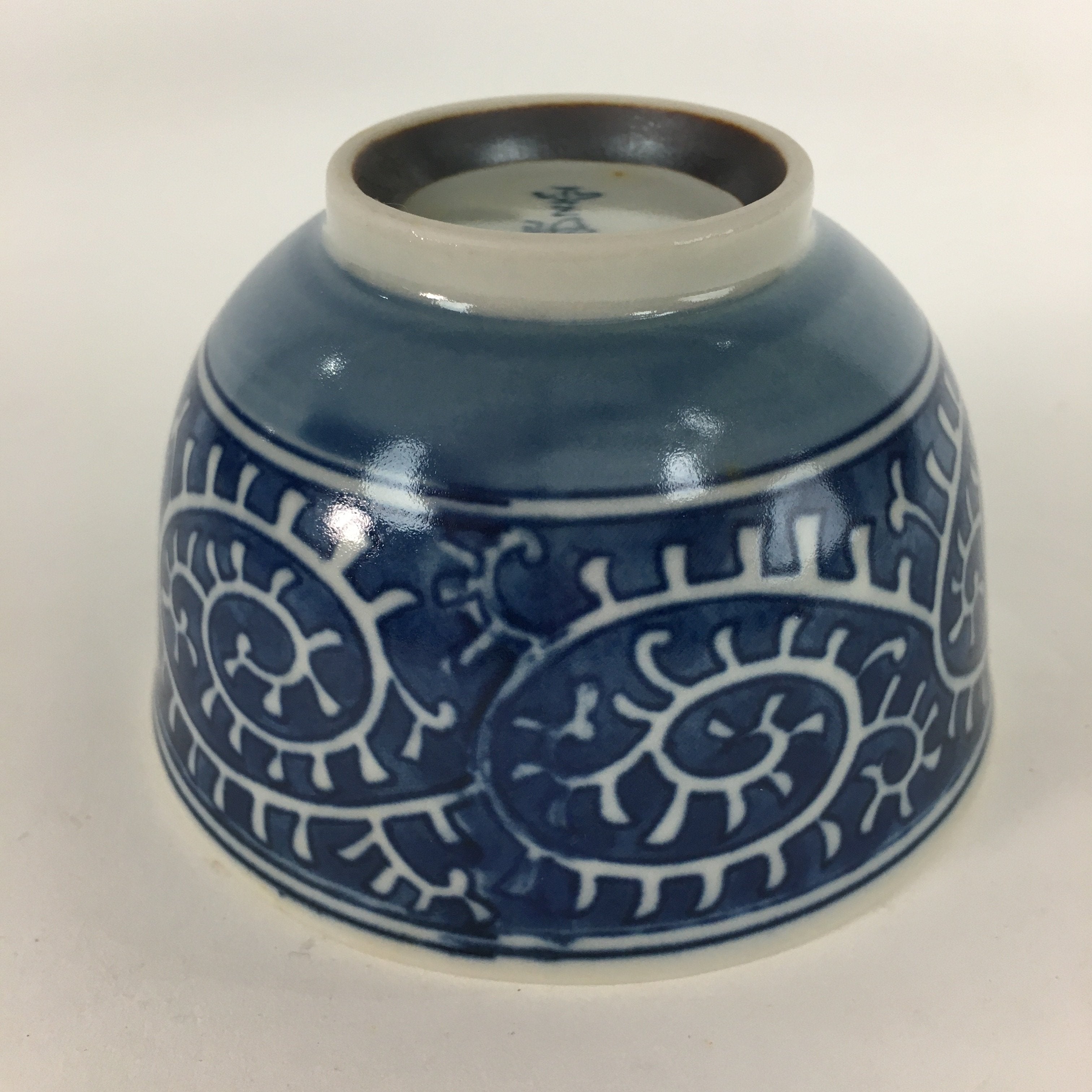 Japanese Porcelain Teacup Yunomi Vtg White Blue Karakusa pattern Sencha TC193