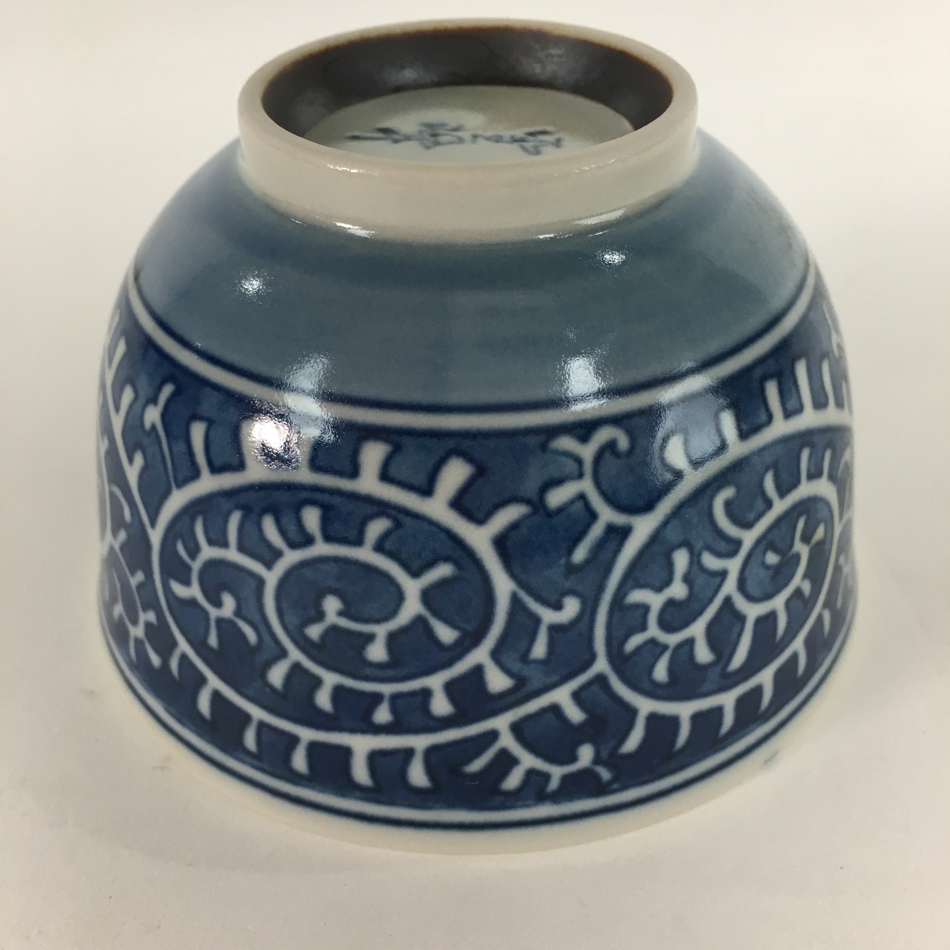 Japanese Porcelain Teacup Yunomi Vtg White Blue Karakusa pattern Sencha TC193