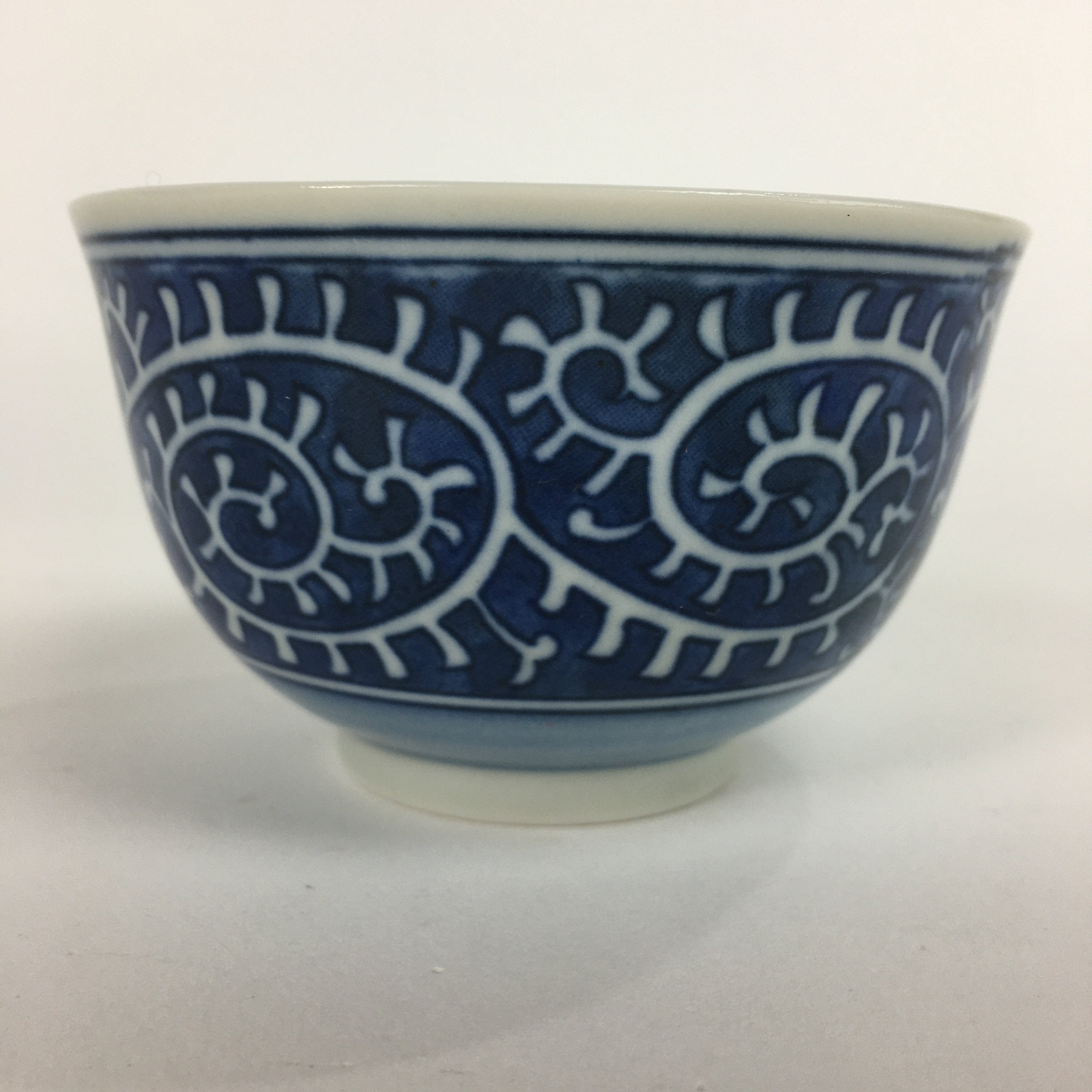 Japanese Porcelain Teacup Yunomi Vtg White Blue Karakusa pattern Sencha TC194