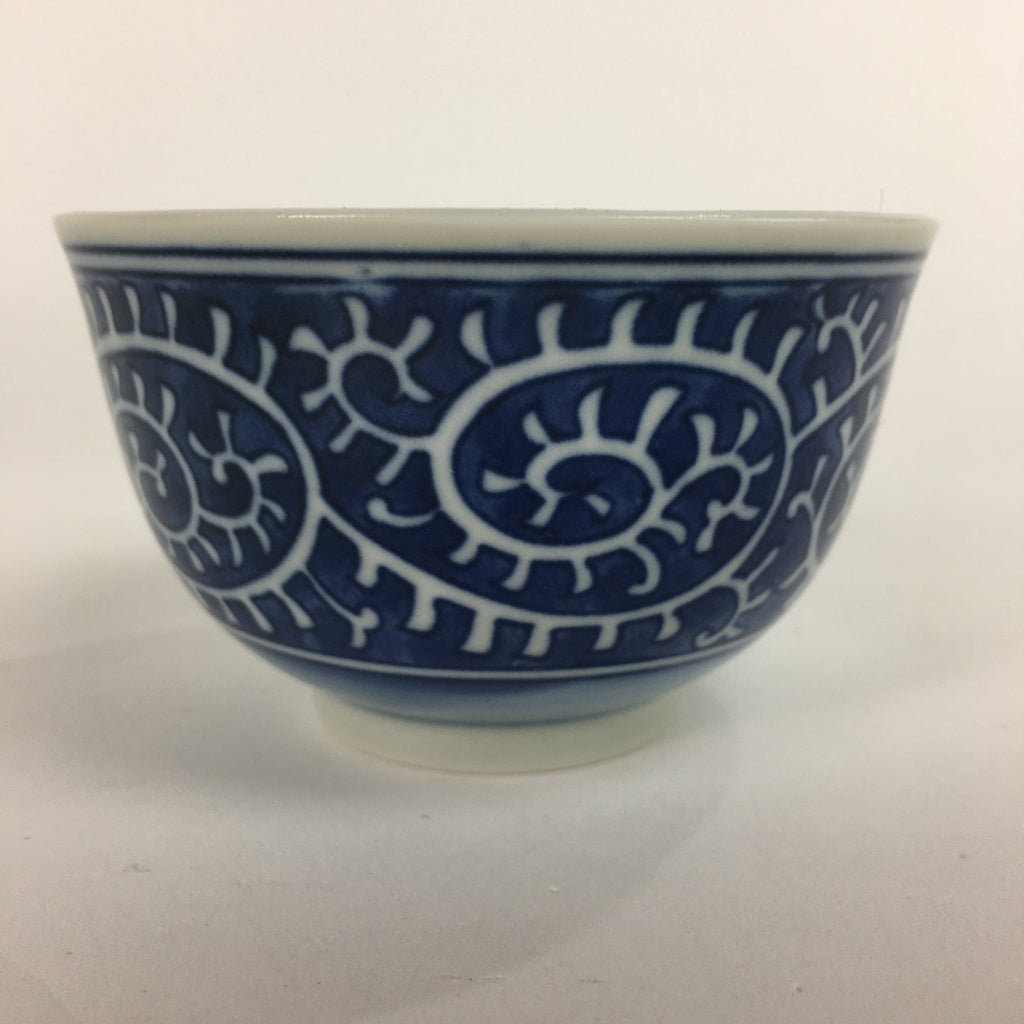 Japanese Porcelain Teacup Yunomi Vtg White Blue Karakusa pattern Sencha TC194