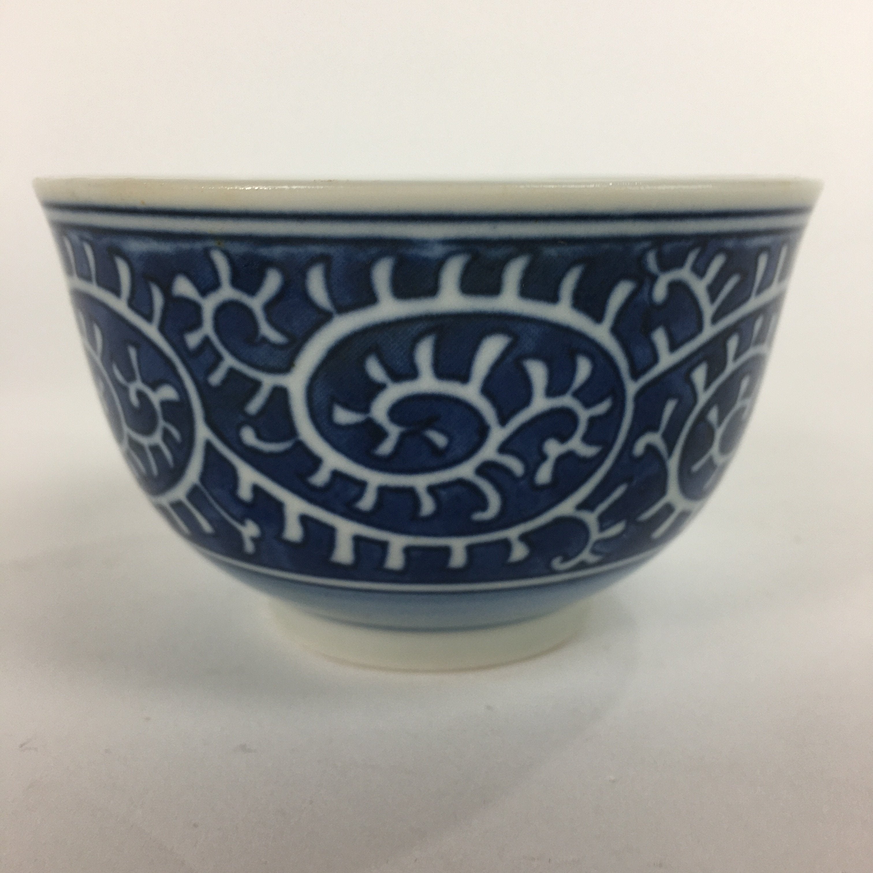 Japanese Porcelain Teacup Yunomi Vtg White Blue Karakusa pattern Sencha TC194