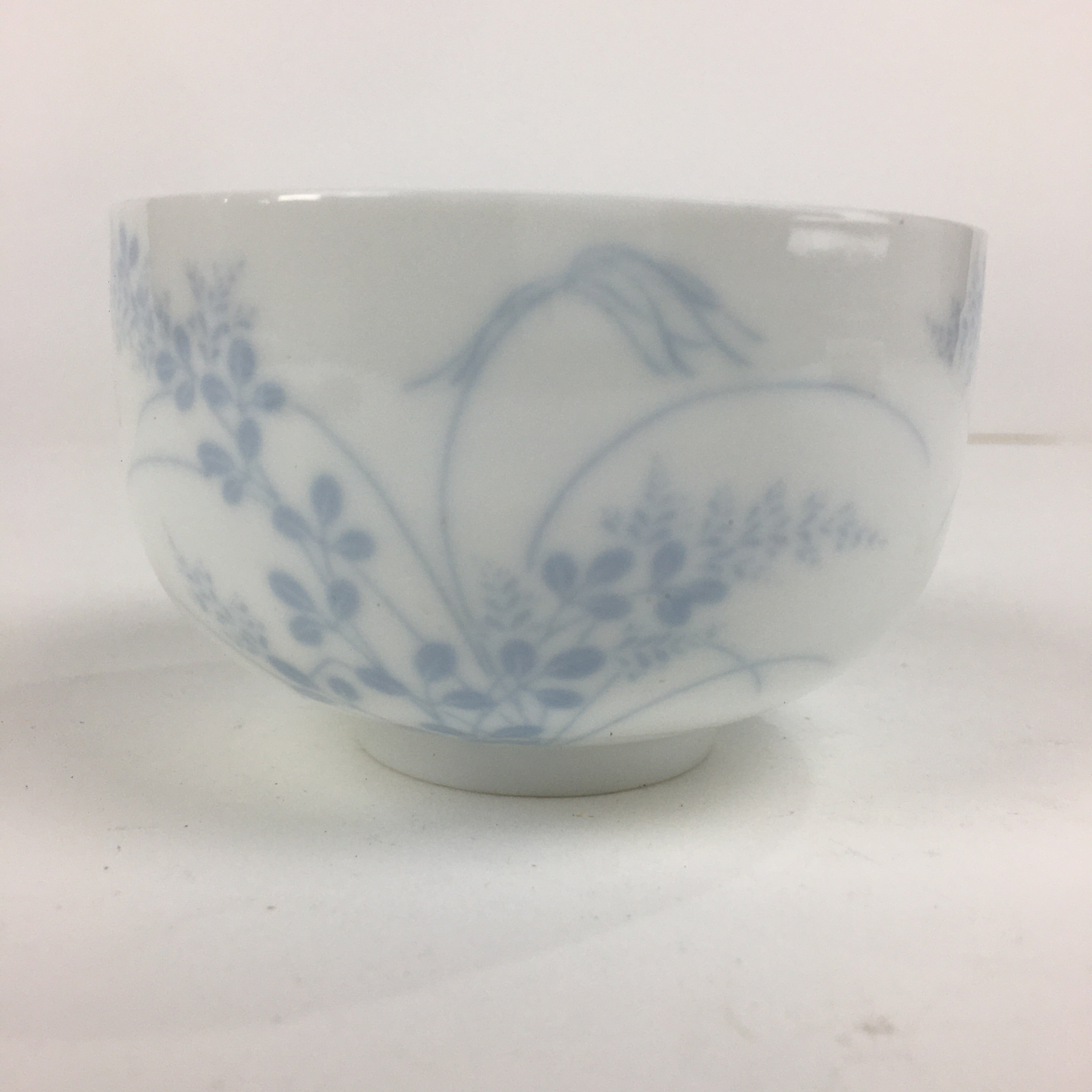 Japanese Porcelain Teacup Yunomi Vtg White Field Grass Pottery Sencha TC271