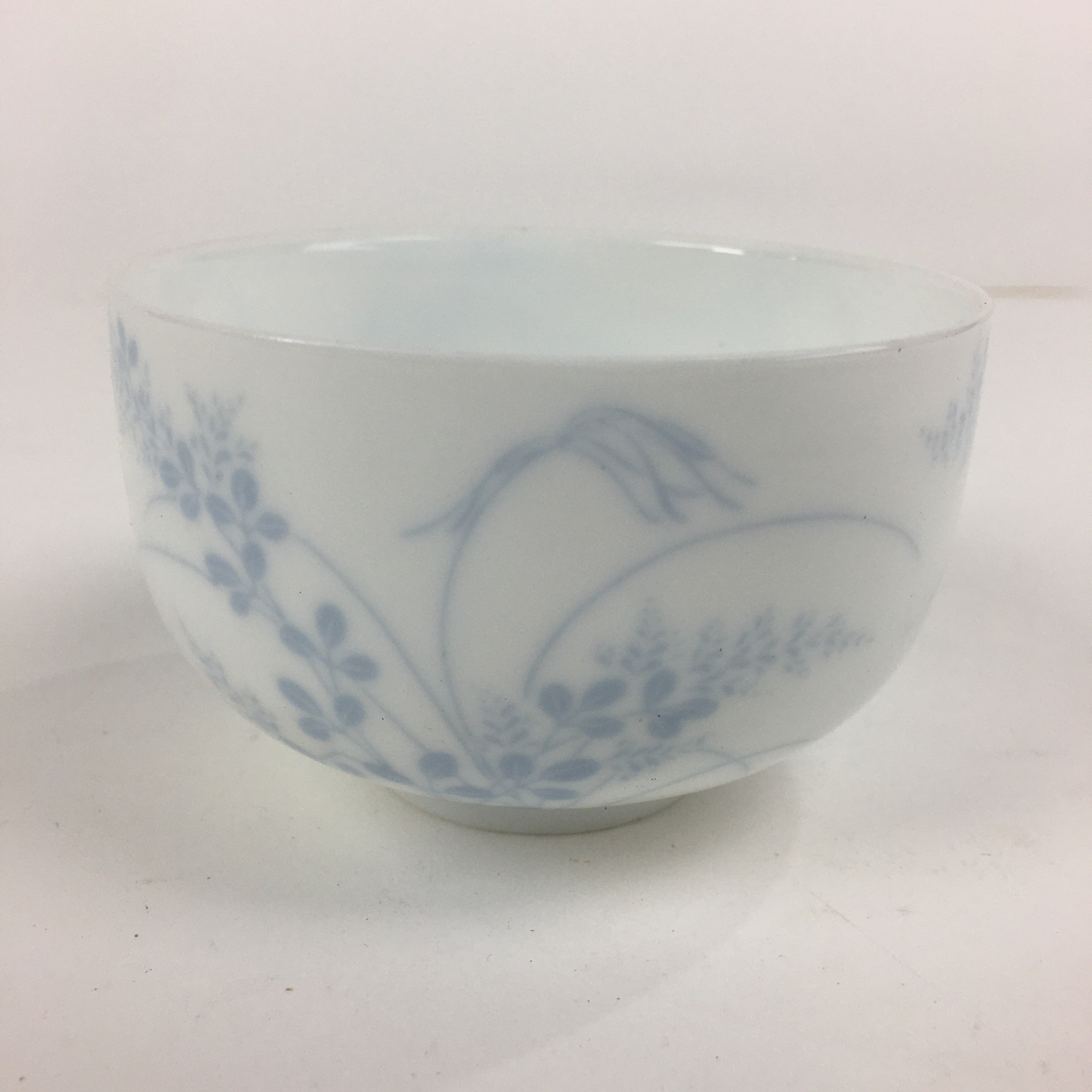 Japanese Porcelain Teacup Yunomi Vtg White Field Grass Pottery Sencha TC271