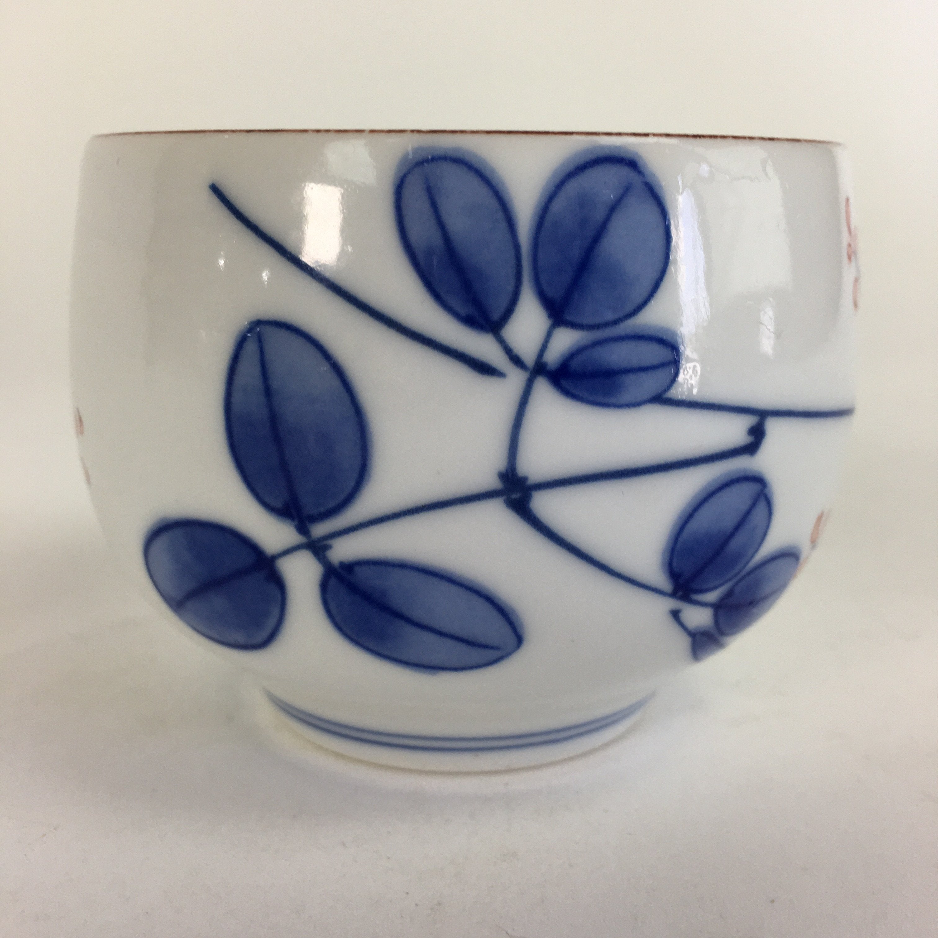 Japanese Porcelain Teacup Yunomi Vtg Wisteria Flower White Sencha TC213