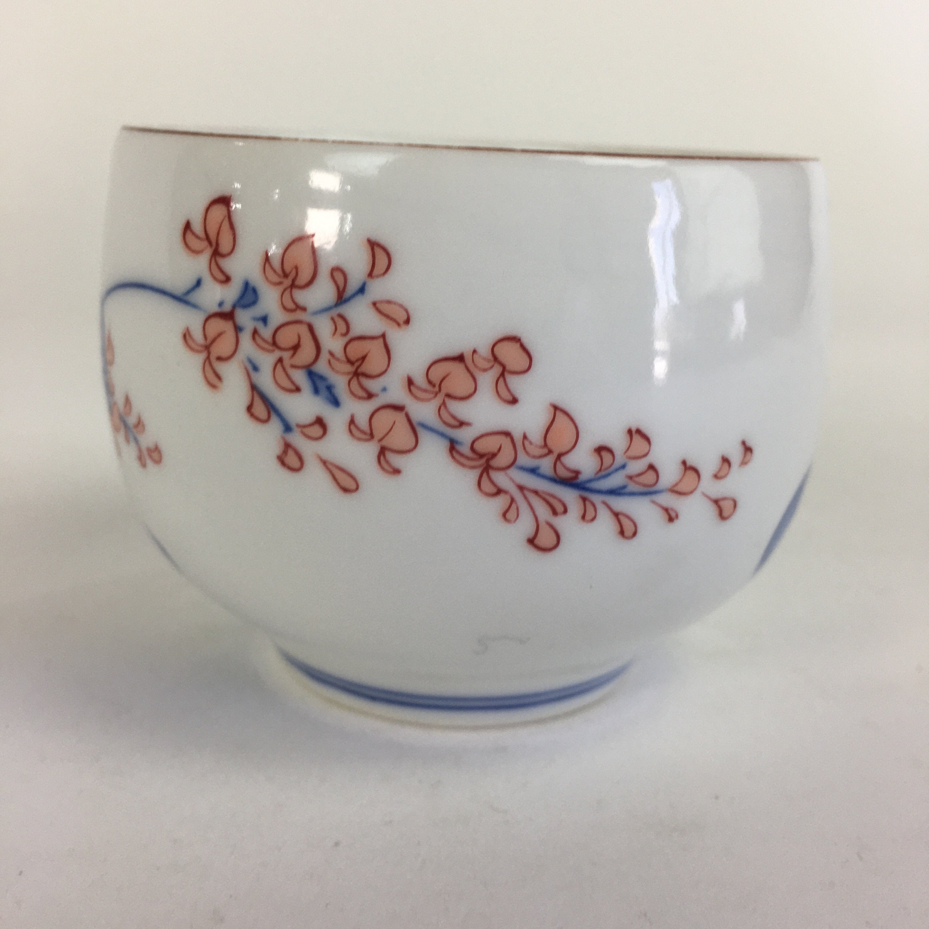 Japanese Porcelain Teacup Yunomi Vtg Wisteria Flower White Sencha TC213