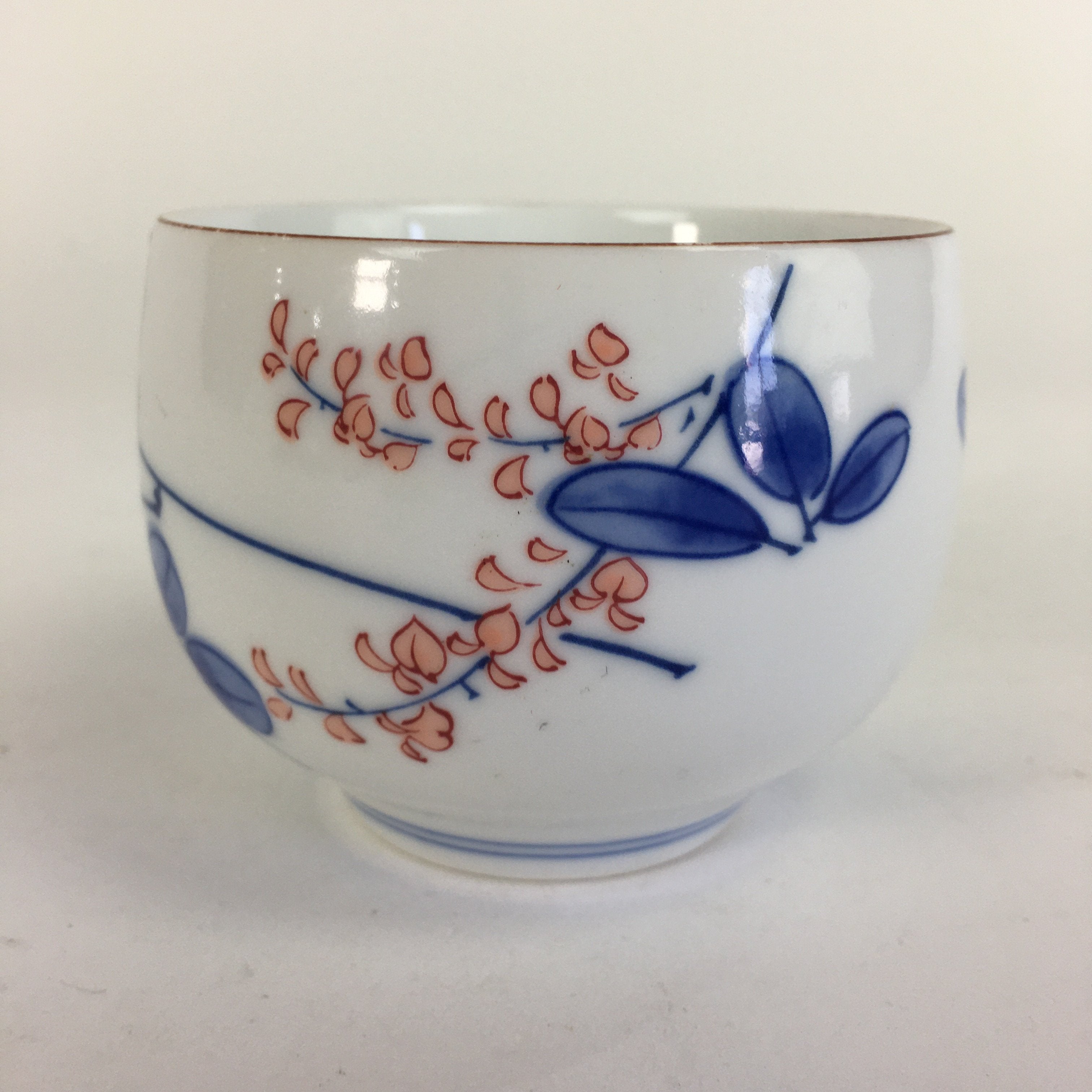 Japanese Porcelain Teacup Yunomi Vtg Wisteria Flower White Sencha TC213