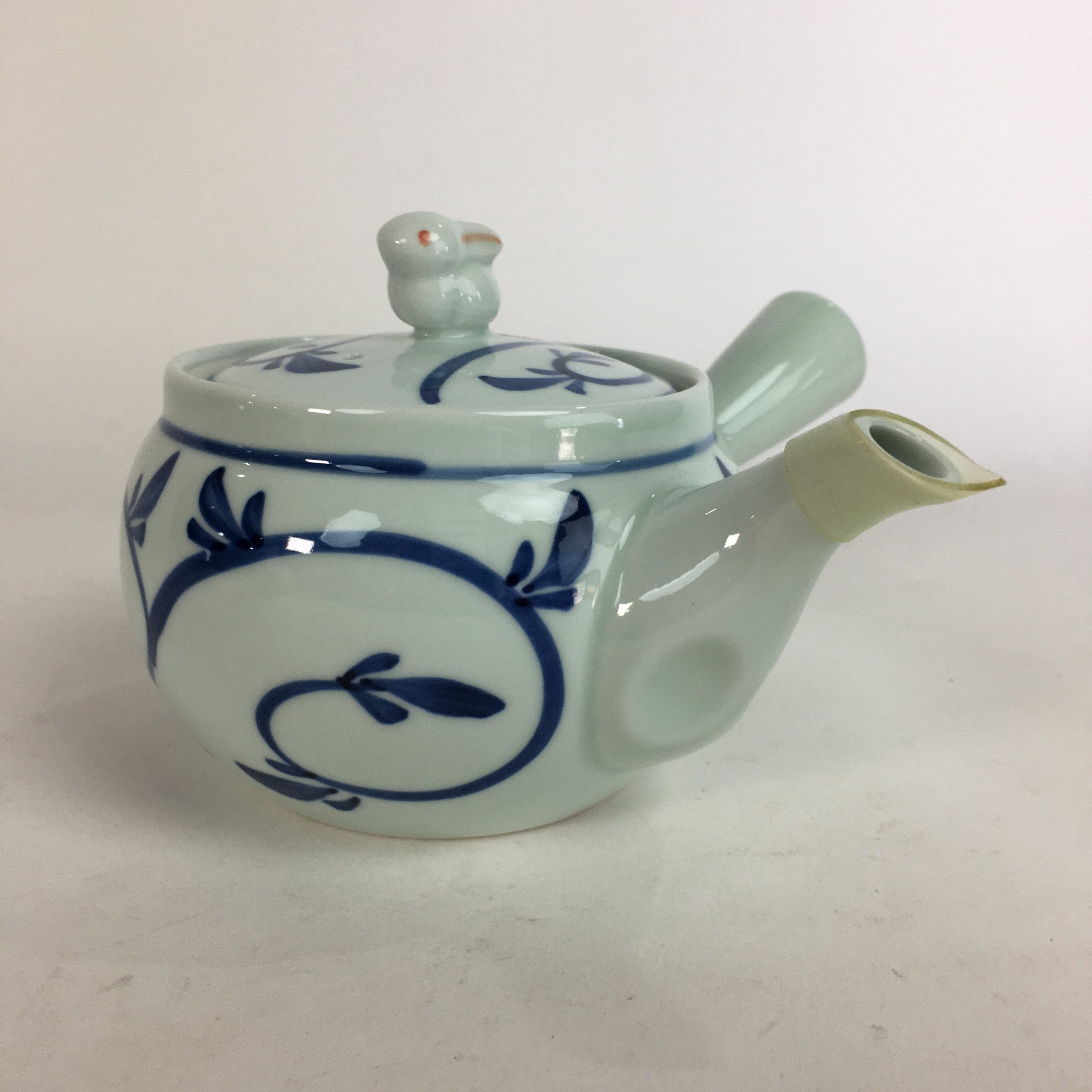 Japanese Porcelain Teapot 350ml Kyusu Arabesque Motifs Karakusamon Sencha PP566