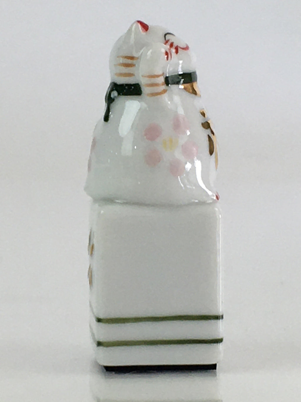 Japanese Porcelain White Cat Vtg Manekineko Figurine Okimono JK379