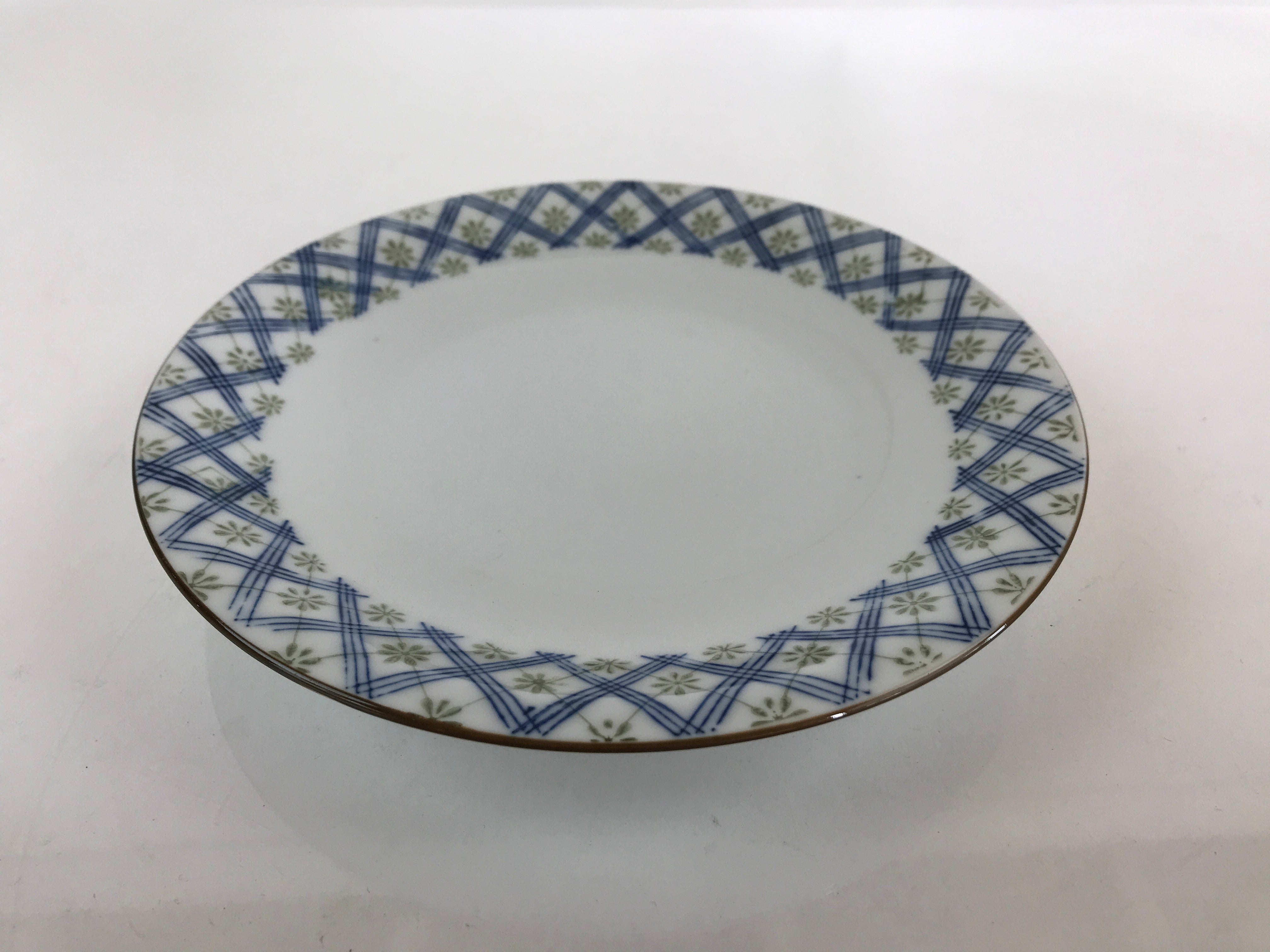 Japanese Porcelain White Plate Vtg Blue Plaid Floral Pattern Tableware QT153