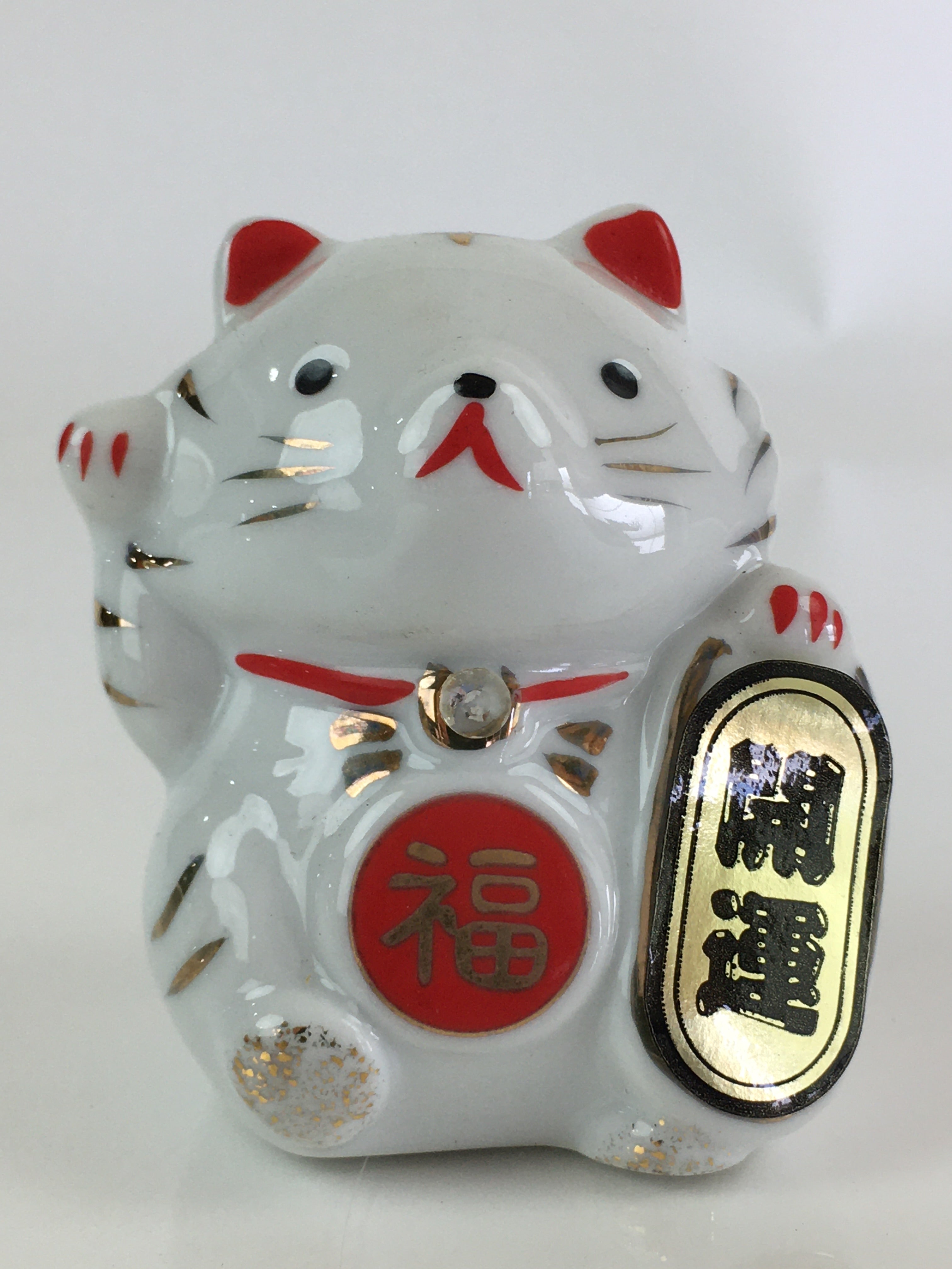 Japanese Porcelain doll White Cat Vtg Manekineko Figurine Okimono Good Luck BD824
