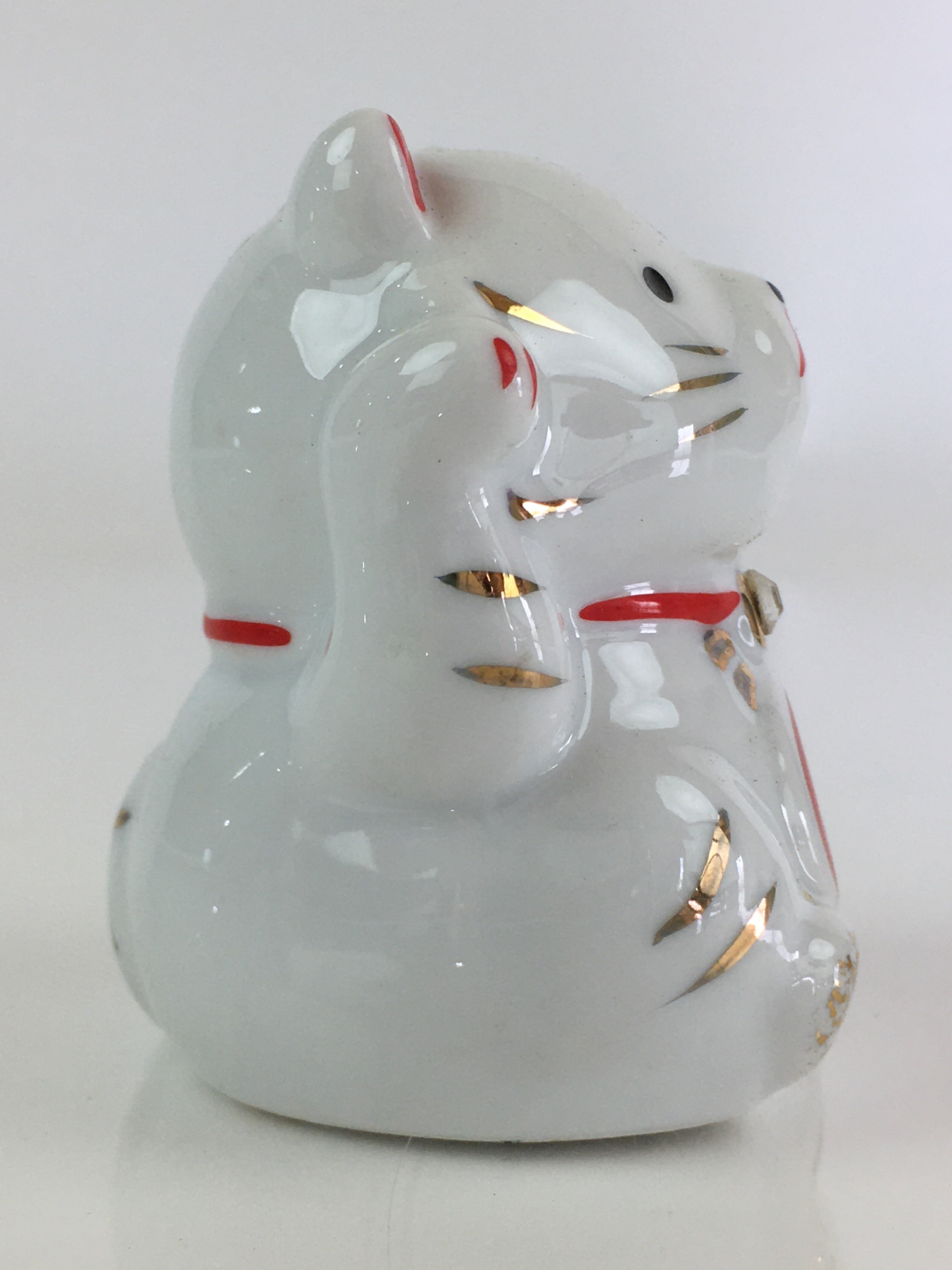 Japanese Porcelain doll White Cat Vtg Manekineko Figurine Okimono Good Luck BD824