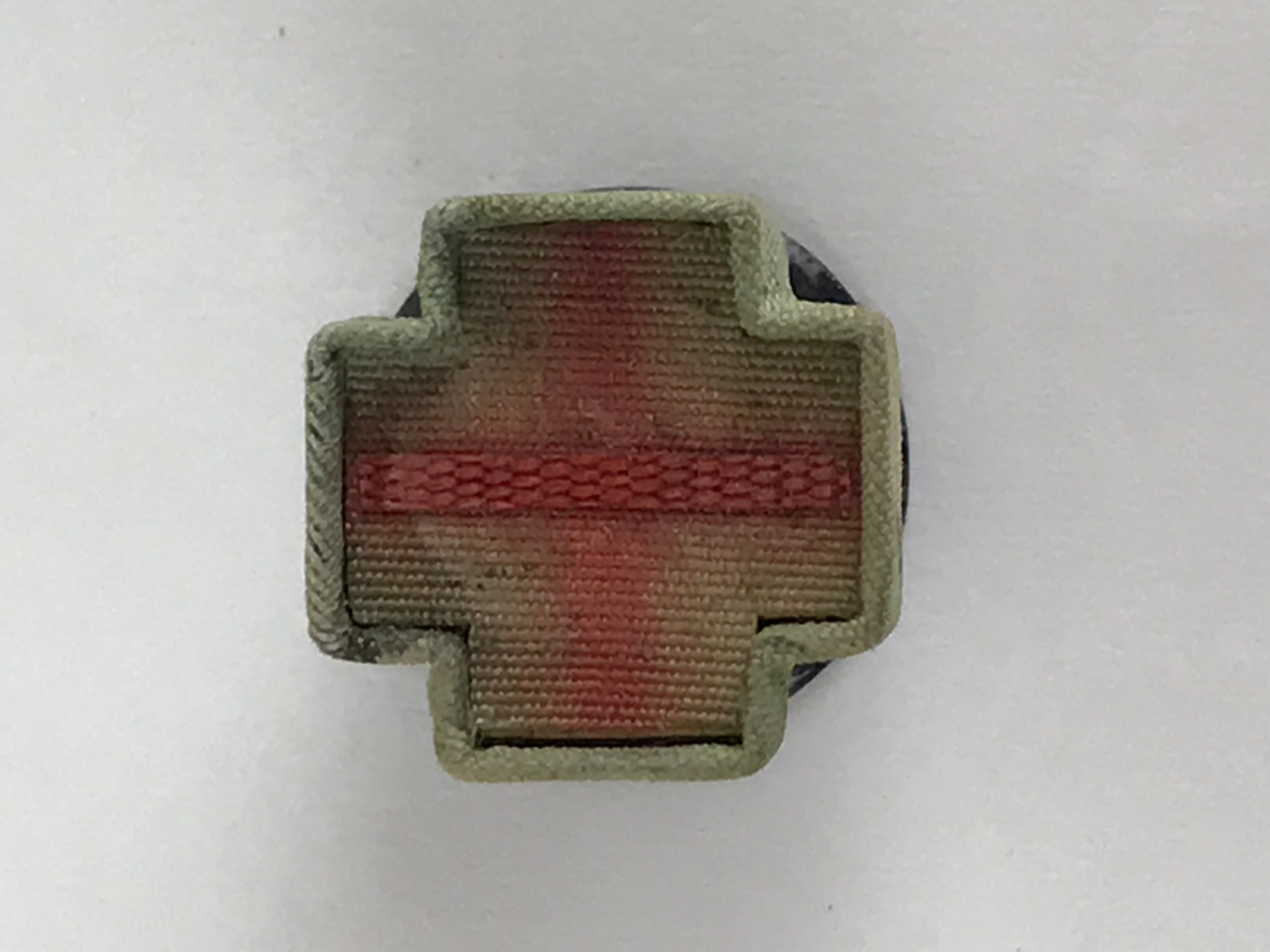 Japanese Red Cross Lifetime Membership Pin Badge Vtg Nihon-Sekijuji Red JK454