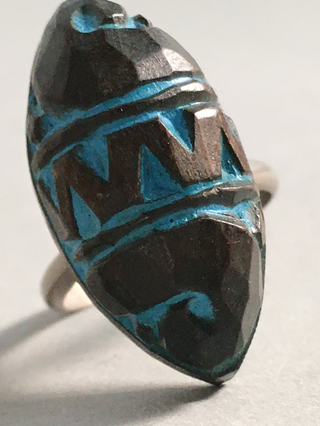 Japanese Ring Vtg Wooden Head Metal Shank Carving Almond-Shaped Blue JK64