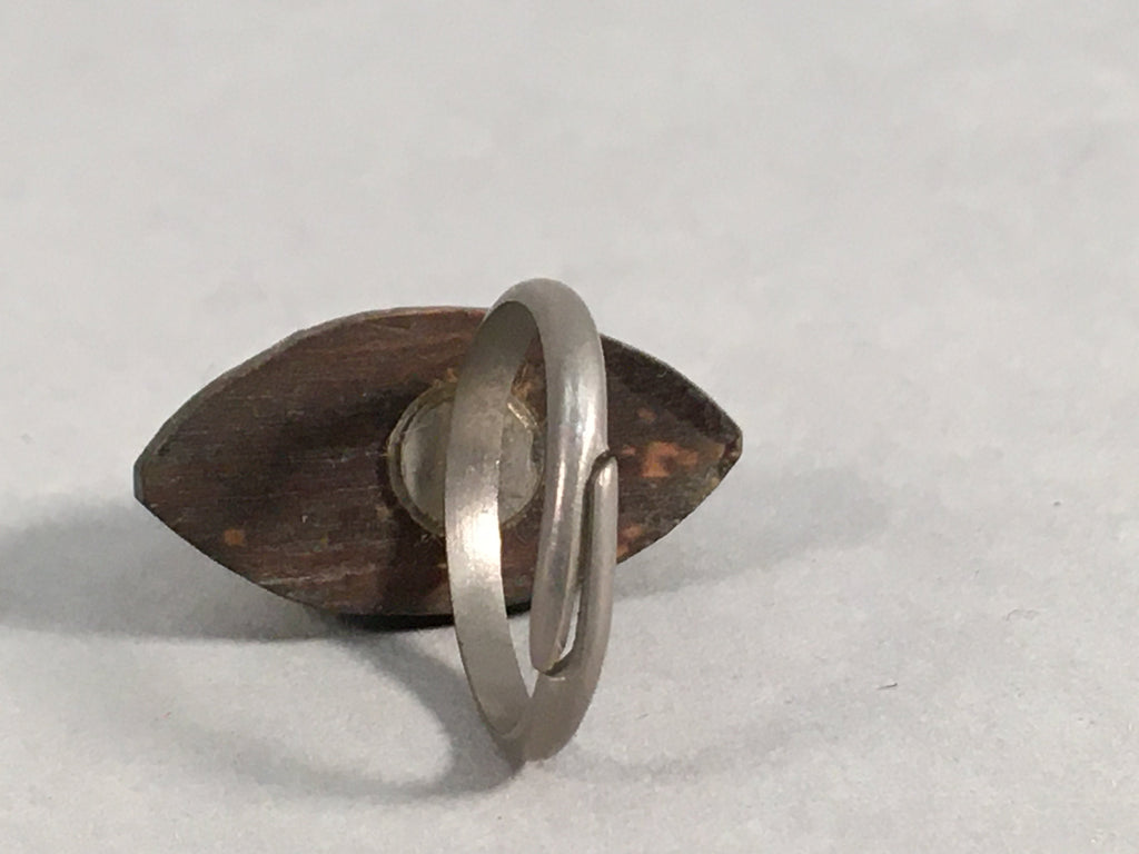 Japanese Ring Vtg Wooden Head Metal Shank Carving Almond-Shaped Blue JK64