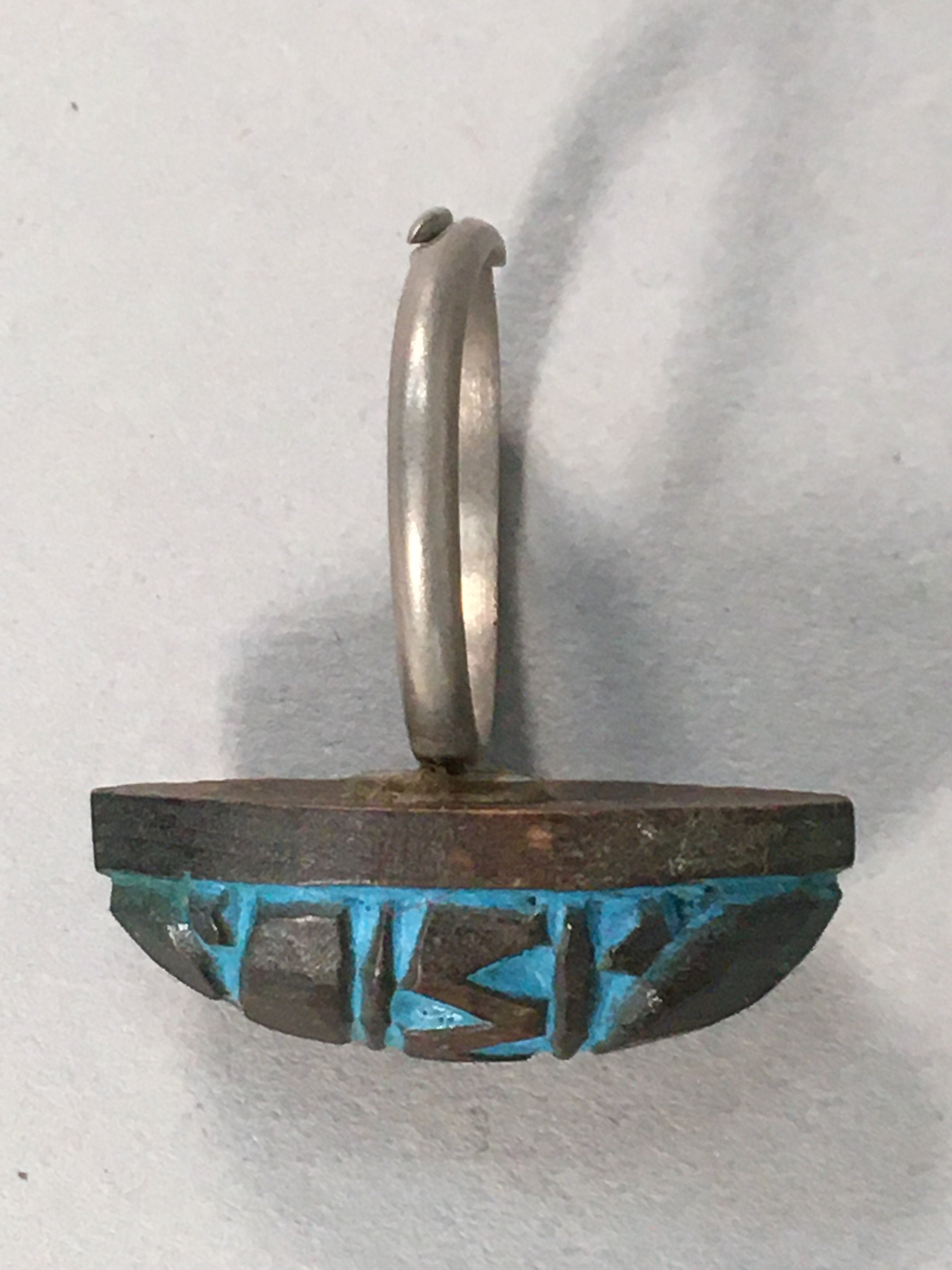 Japanese Ring Vtg Wooden Head Metal Shank Carving Almond-Shaped Blue JK64