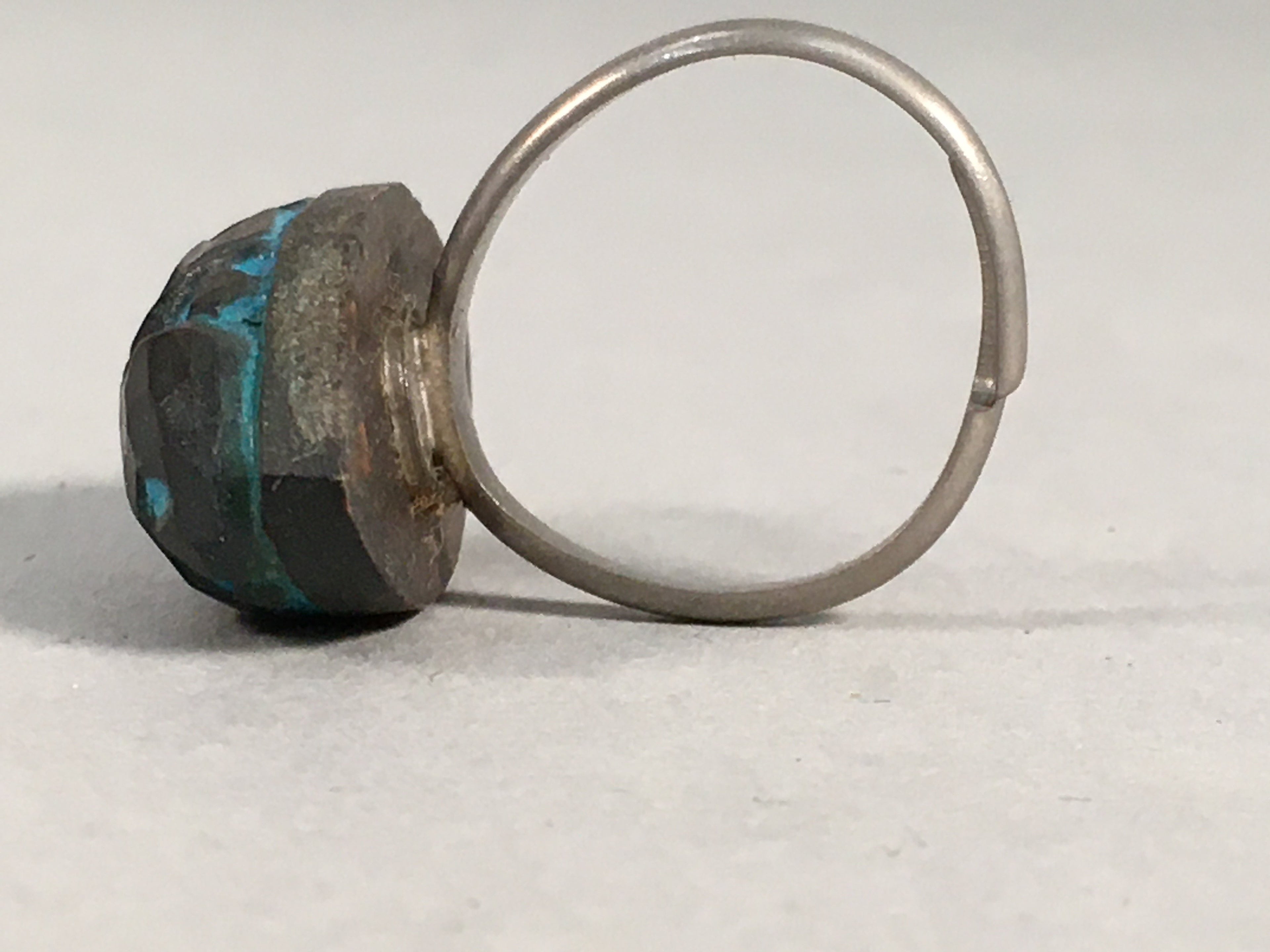 Japanese Ring Vtg Wooden Head Metal Shank Carving Almond-Shaped Blue JK64