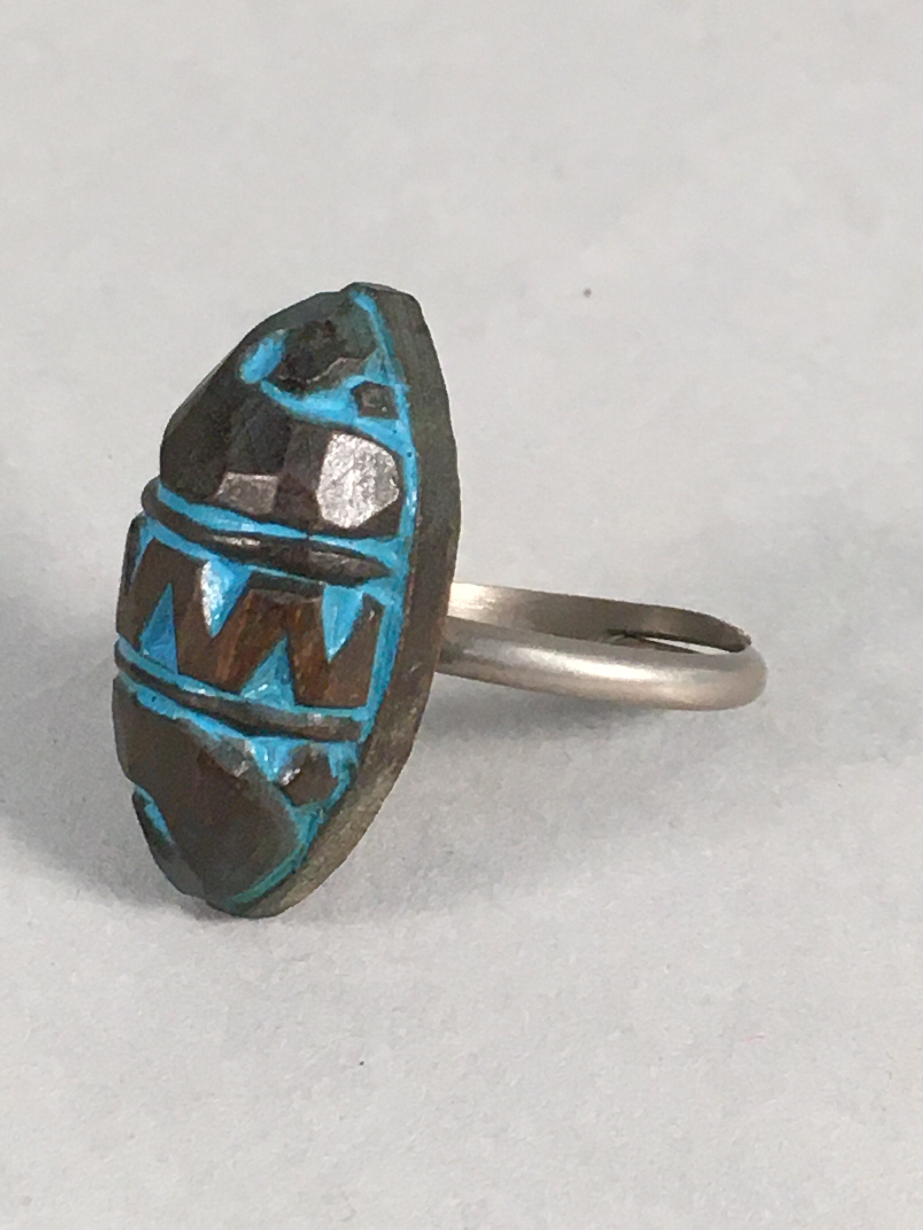 Japanese Ring Vtg Wooden Head Metal Shank Carving Almond-Shaped Blue JK64