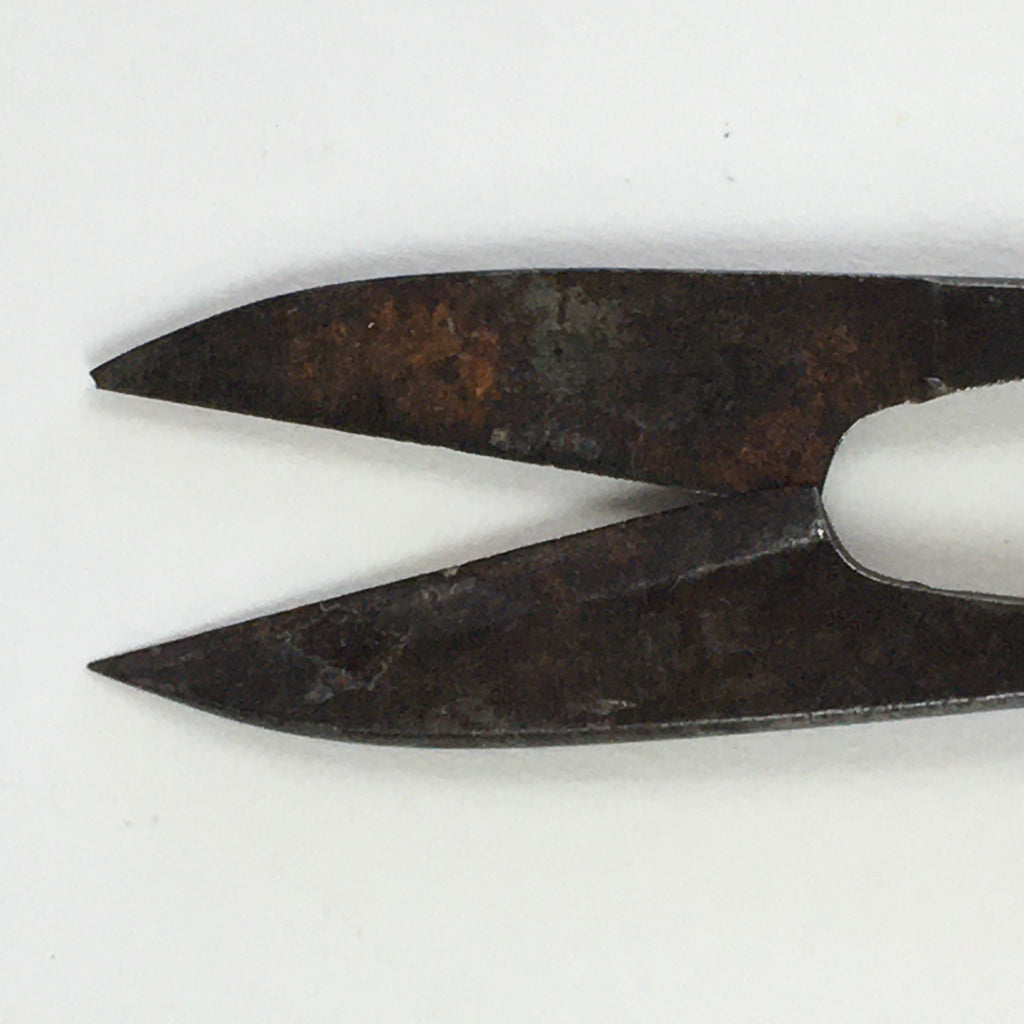 Japanese Sewing Scissors Vtg Iron Small Thread Trimmer Scissors T96