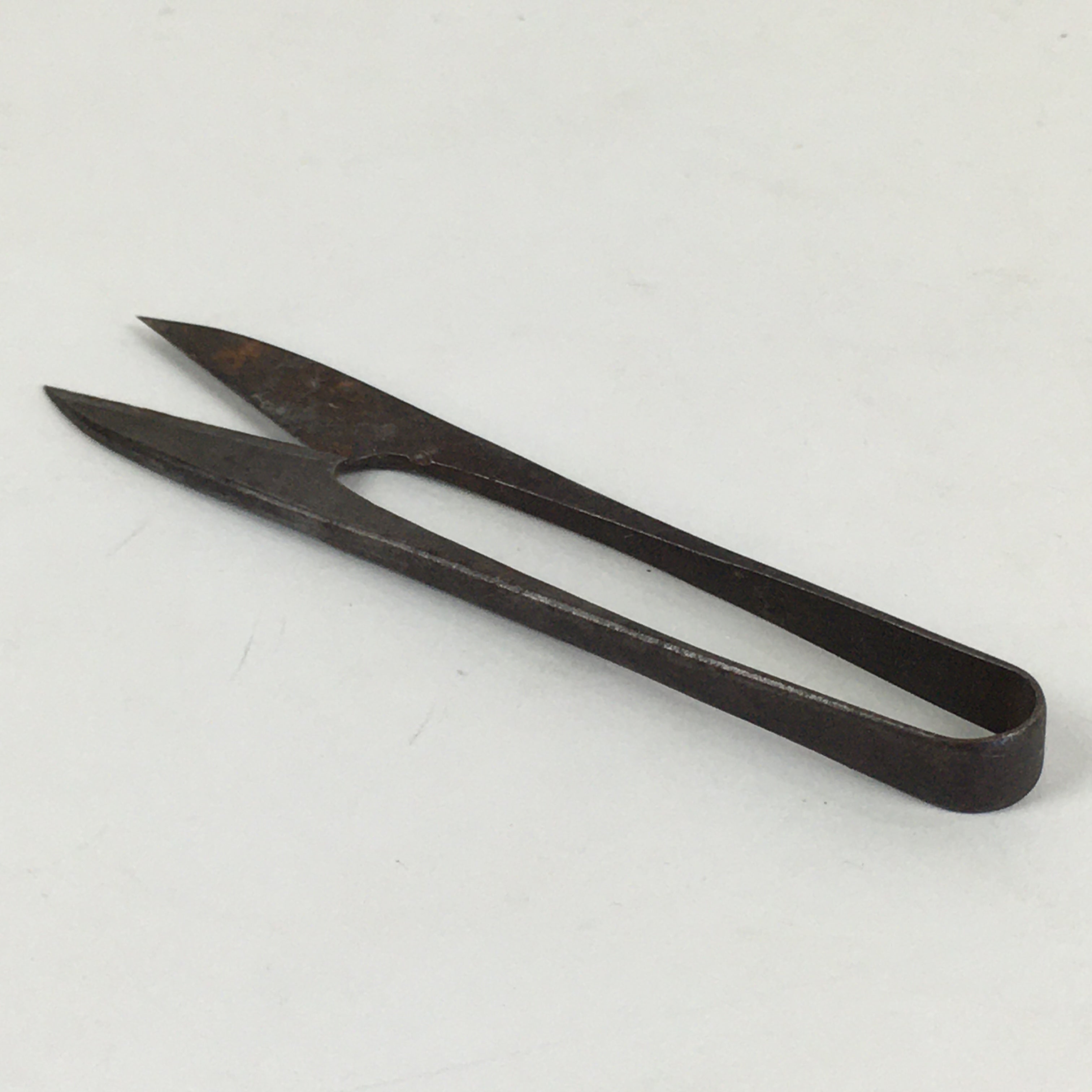 https://chidorivintage.com/cdn/shop/products/Japanese-Sewing-Scissors-Vtg-Iron-Small-Thread-Trimmer-Scissors-T96.jpg?v=1657134799