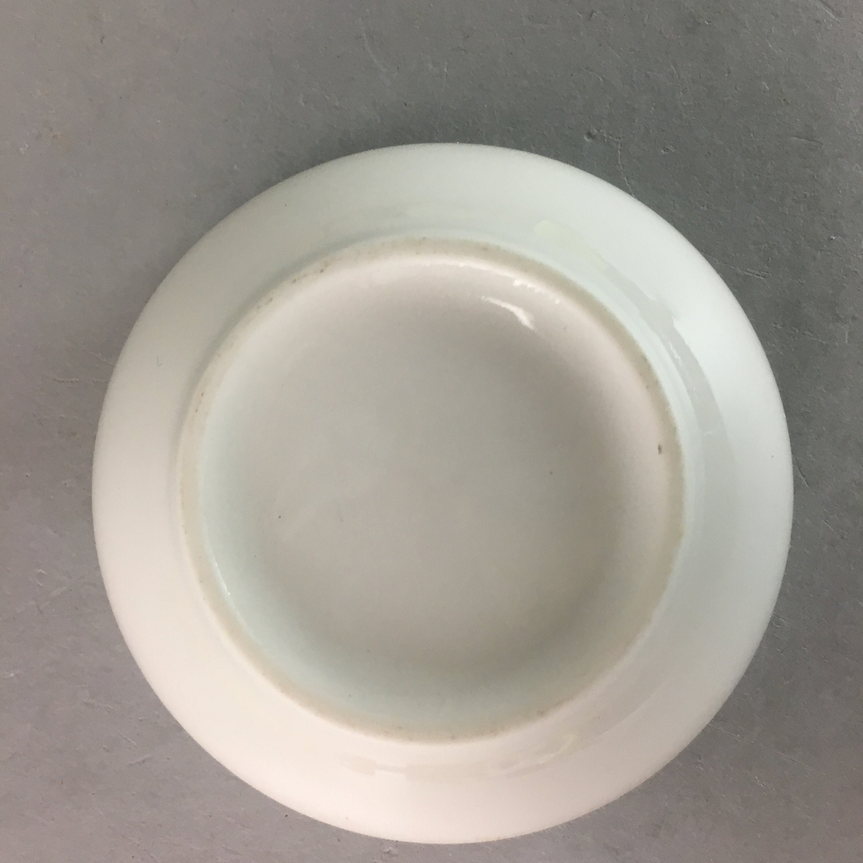 Japanese Small Bowl Vtg White Porcelain Vegetable Radish Mamezara PT799