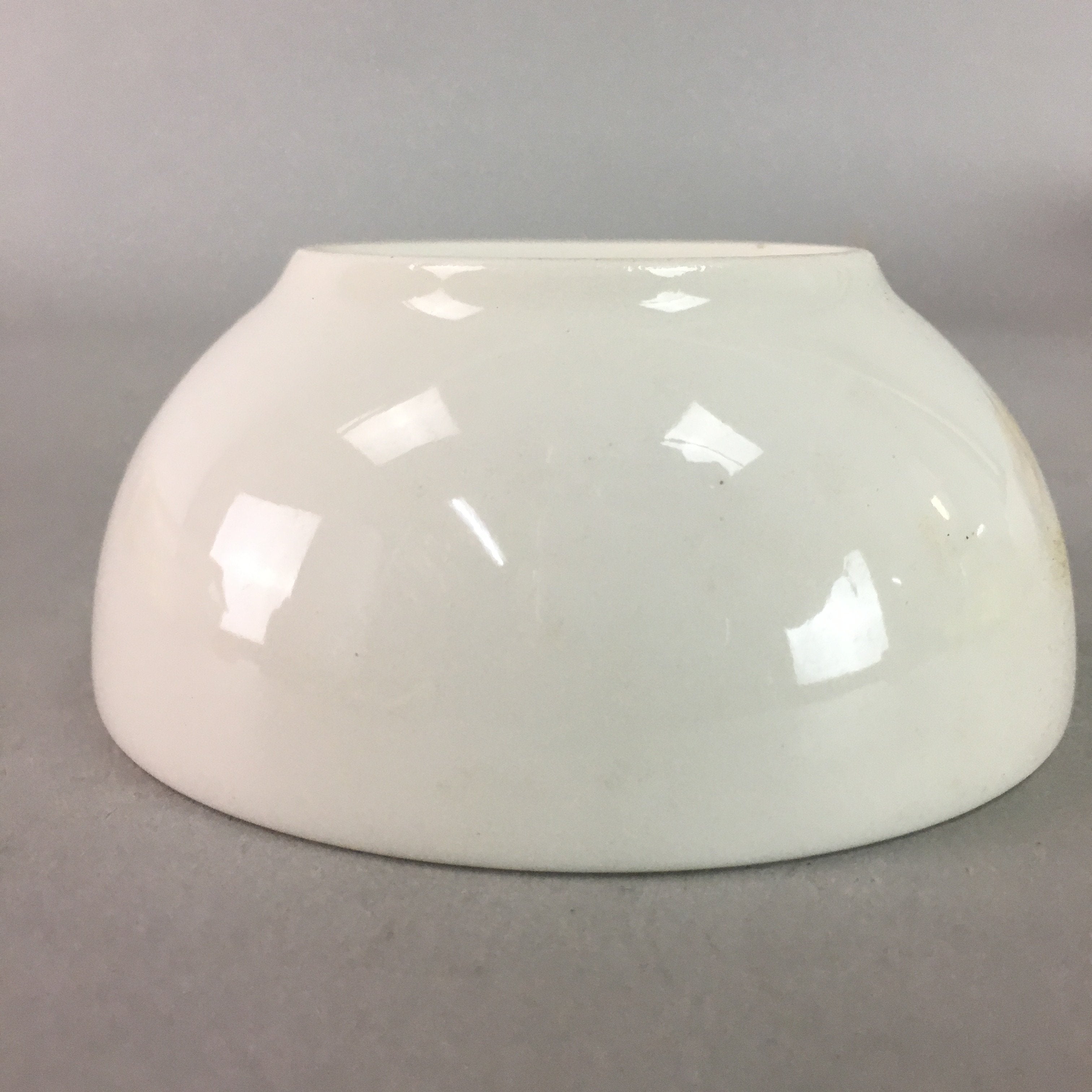 Japanese Small Bowl Vtg White Porcelain Vegetable Radish Mamezara PT799