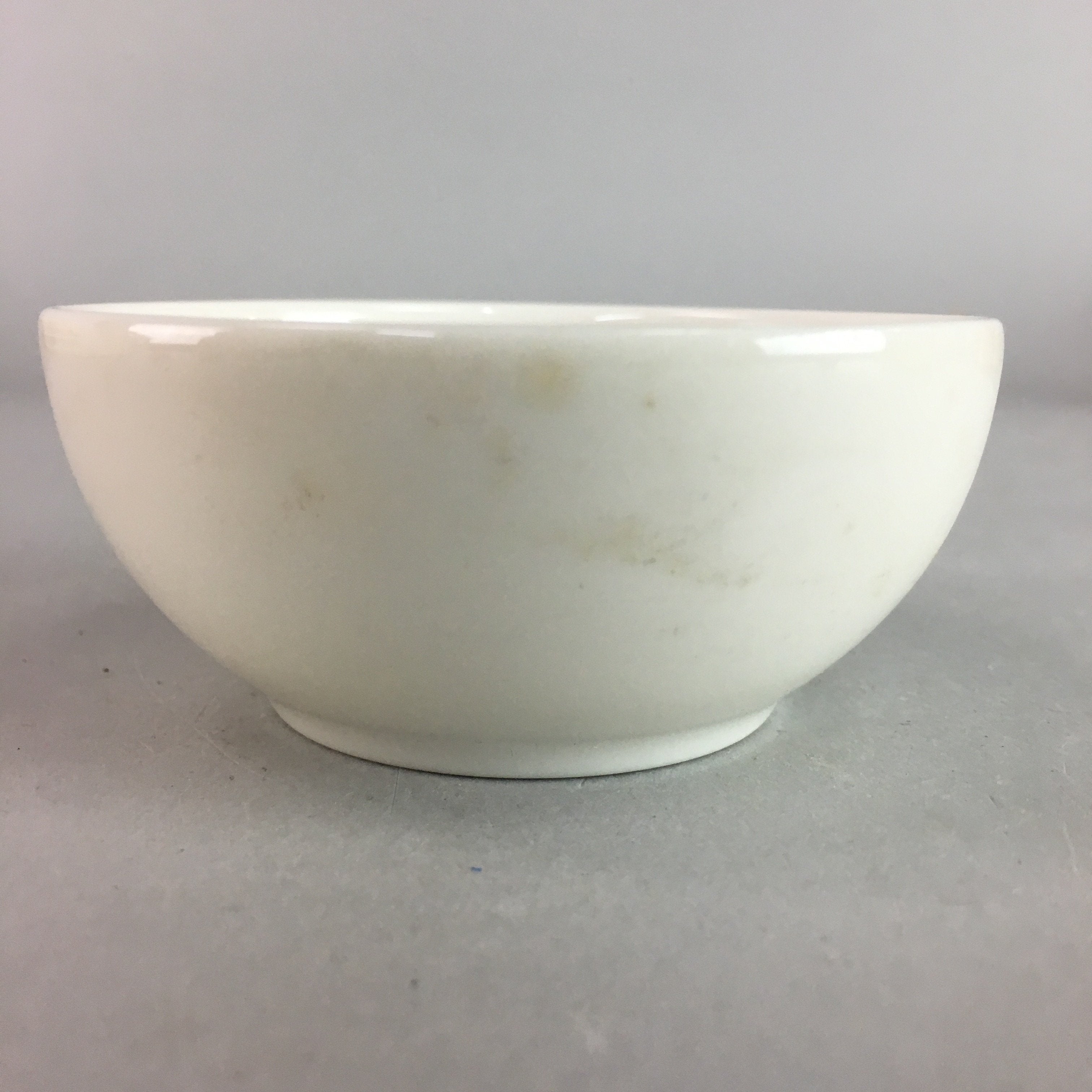 Japanese Small Bowl Vtg White Porcelain Vegetable Radish Mamezara PT802