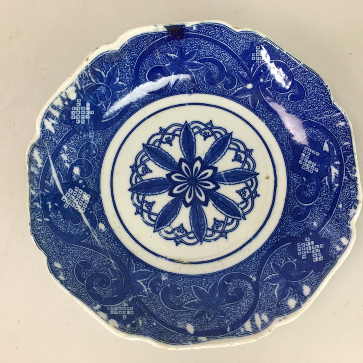 Japanese Sometsuke Porcelain Plate Vtg Floral Flower Vine Leaf Blue White PT505