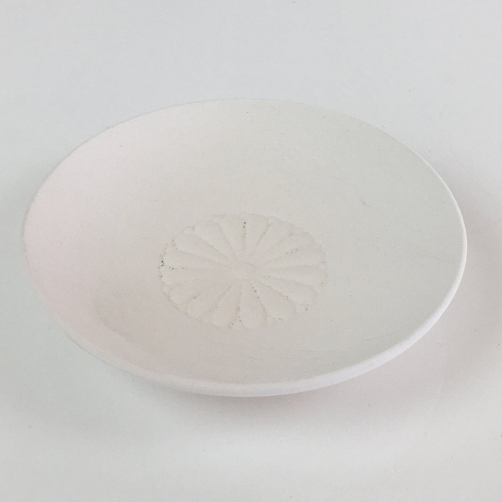 Japanese Unglazed Sake Cup Vtg Chrysanthemum Crest Army Sakazuki PY115