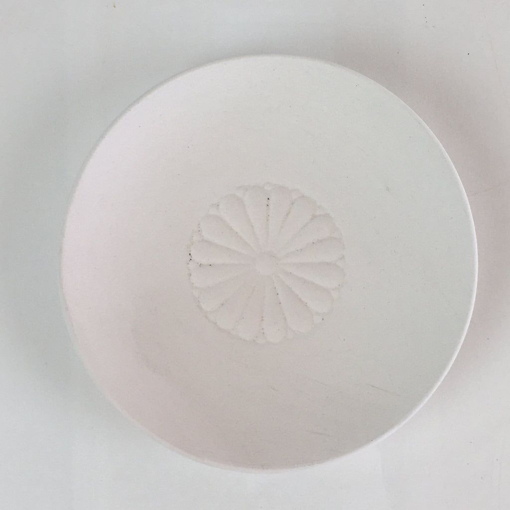 Japanese Unglazed Sake Cup Vtg Chrysanthemum Crest Army Sakazuki PY115