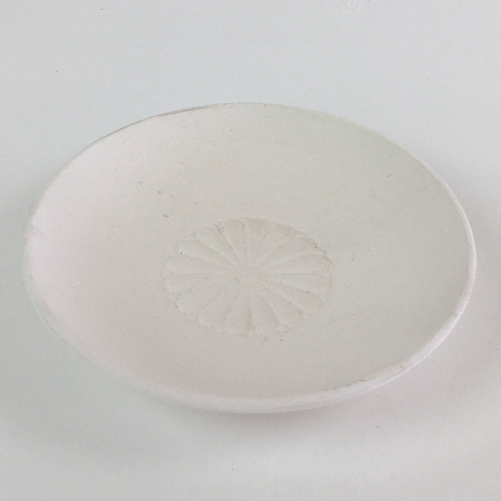 Japanese Unglazed Sake Cup Vtg Chrysanthemum Crest Army Sakazuki PY116