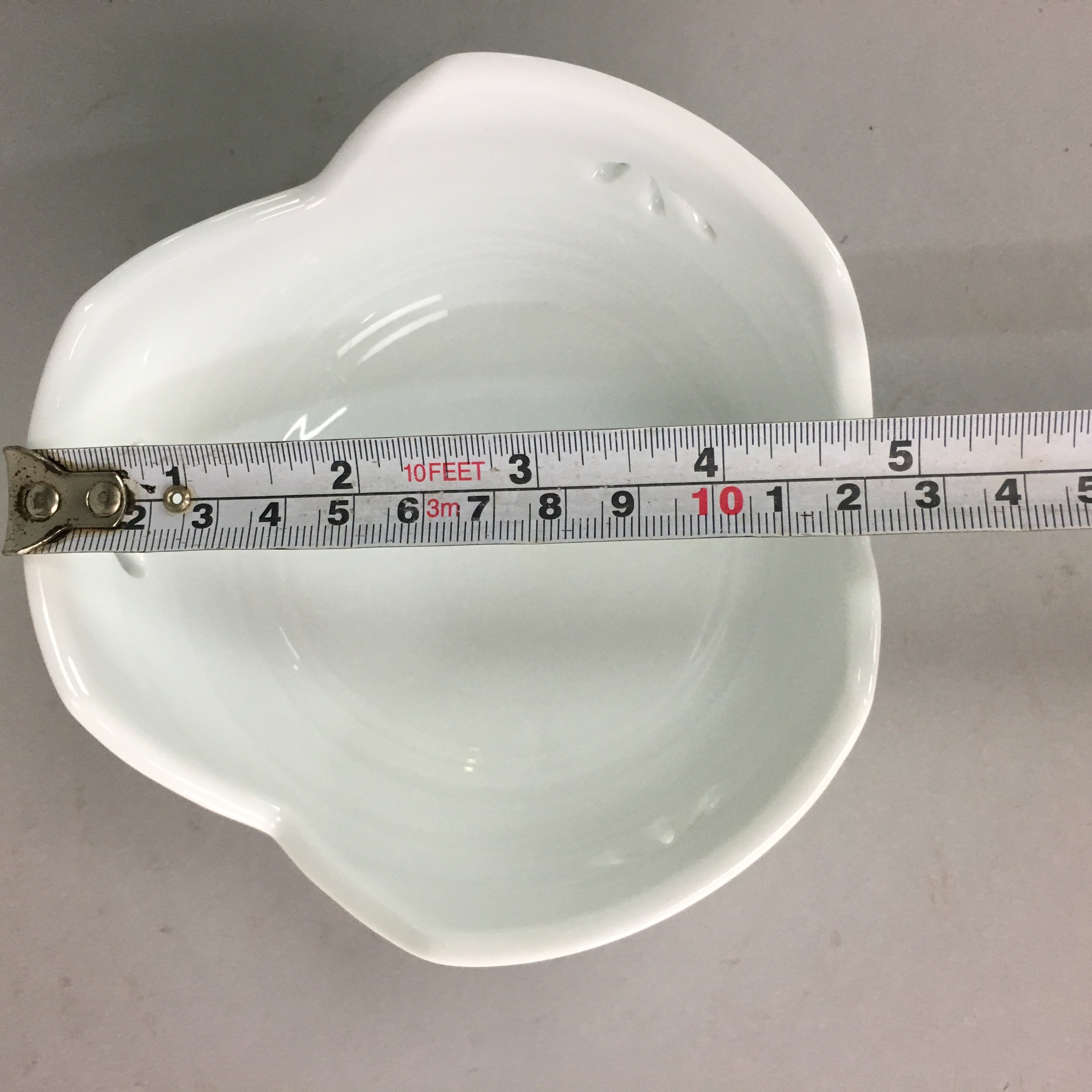 Japanese White Porcelain Snack Bowl Vtg Kobachi Flower White Floral Design QT44