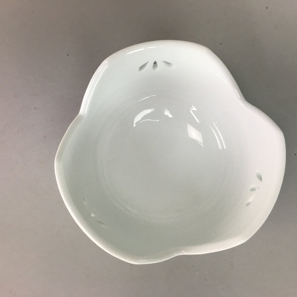 Japanese White Porcelain Snack Bowl Vtg Kobachi Flower White Floral Design QT44