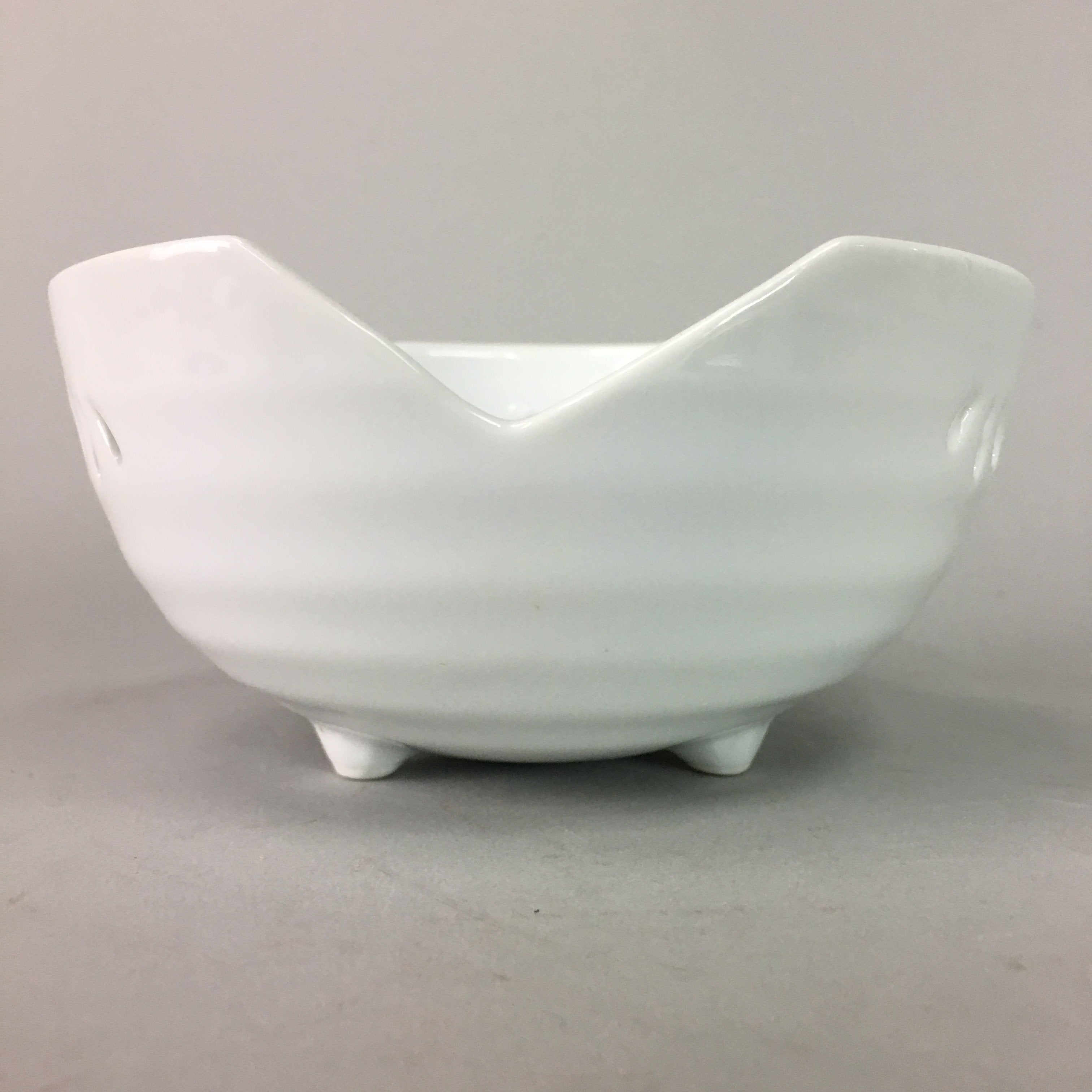 Japanese White Porcelain Snack Bowl Vtg Kobachi Flower White Floral Design QT44