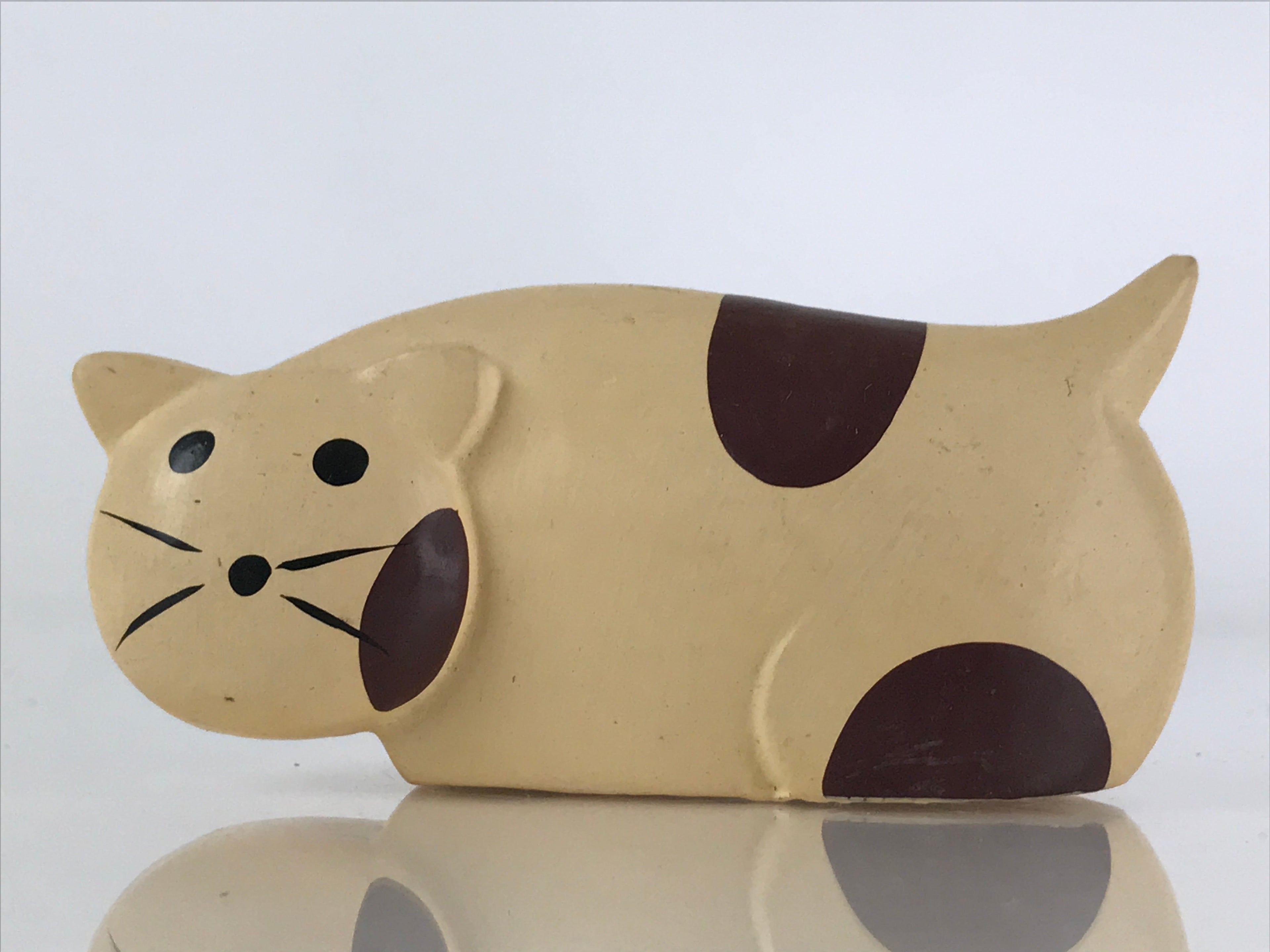 Japanese Wood Carving Cat Figurine Vtg Hand-Crafted Brown White Ornament BD836