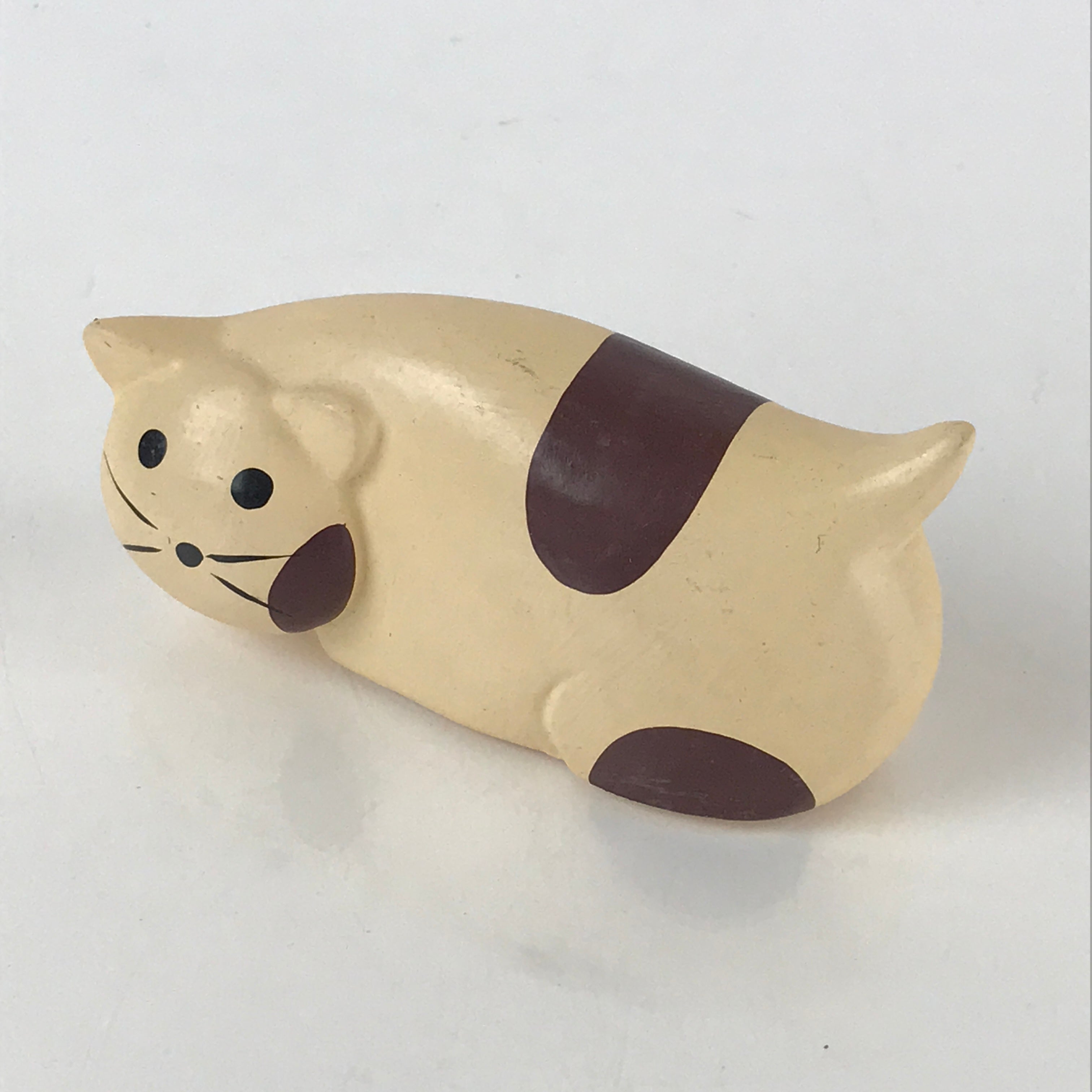 Japanese Wood Carving Cat Figurine Vtg Hand-Crafted Brown White Ornament BD836