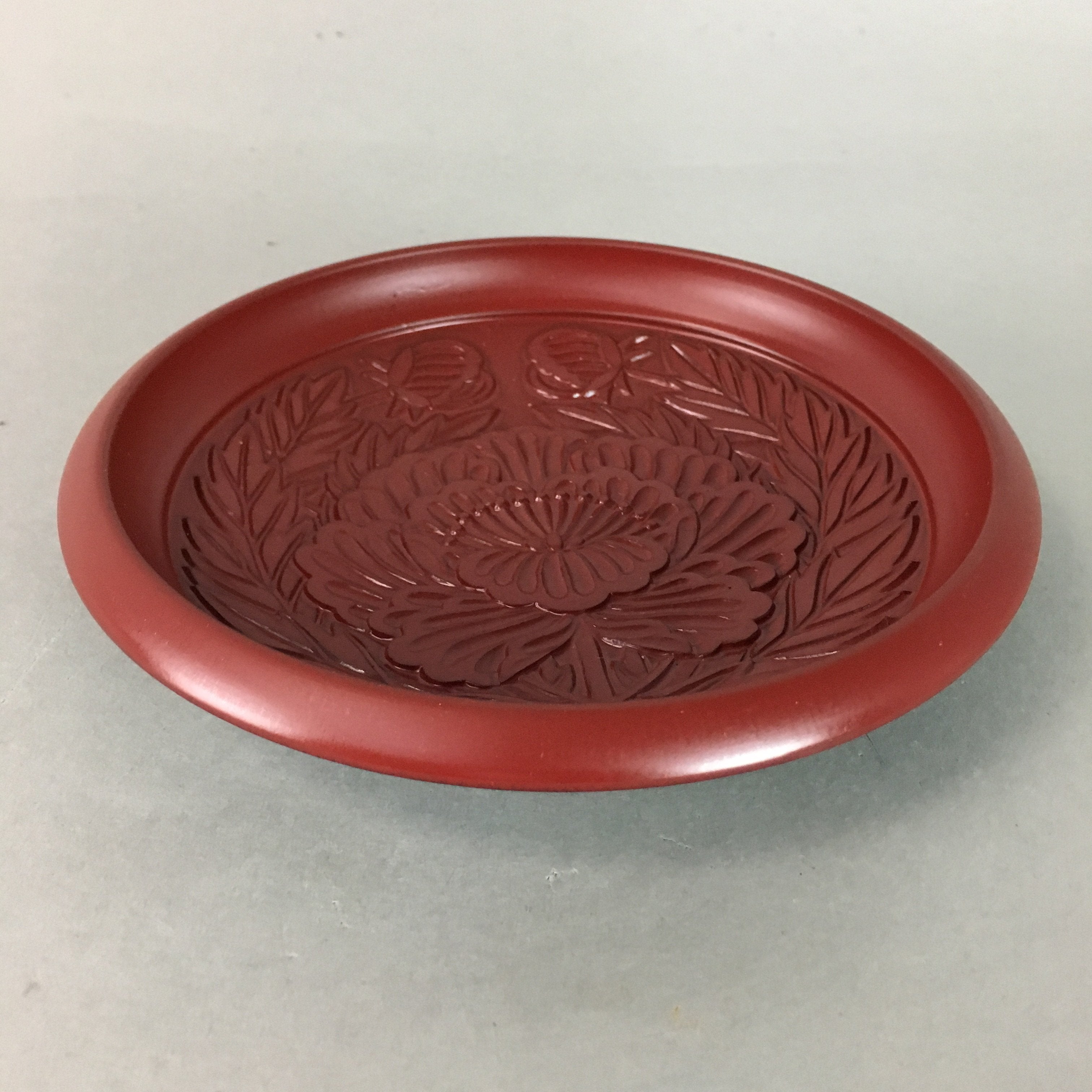 Japanese Wood Lacquer Plate Replica Vtg Floral Carving Round Red Black QT57
