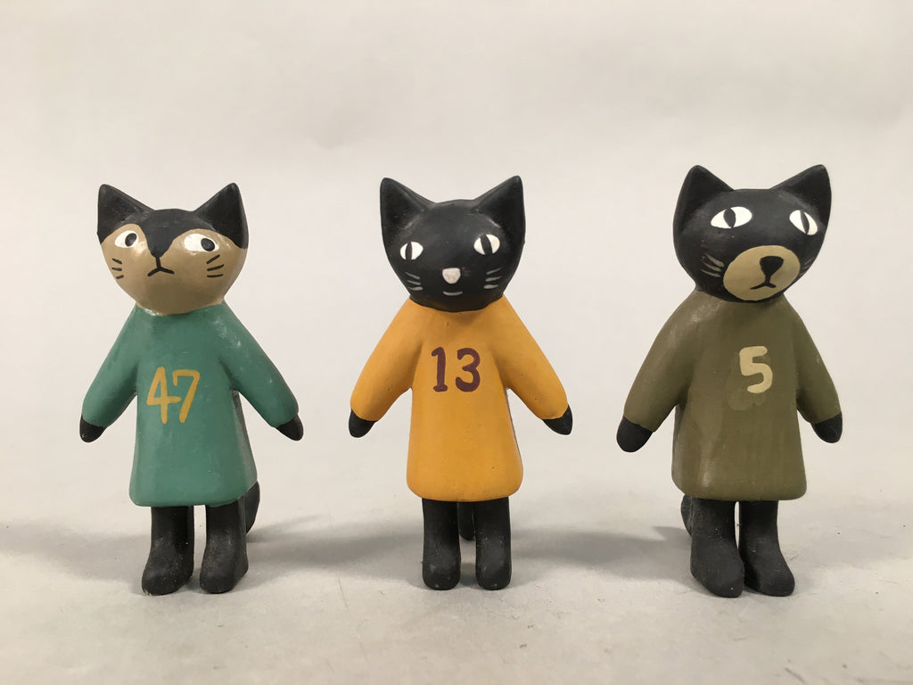Japanese Wooden Black Cat Figurine Set 3pc Vtg Doll Number Green Yellow KF440