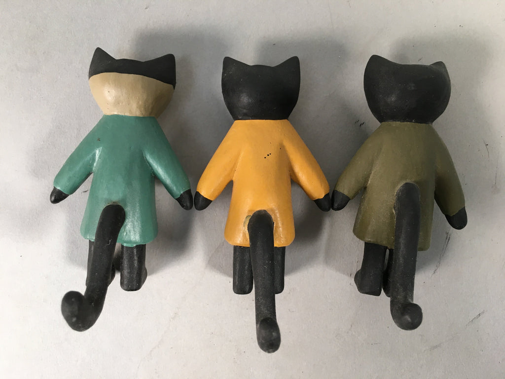 Japanese Wooden Black Cat Figurine Set 3pc Vtg Doll Number Green Yellow KF440